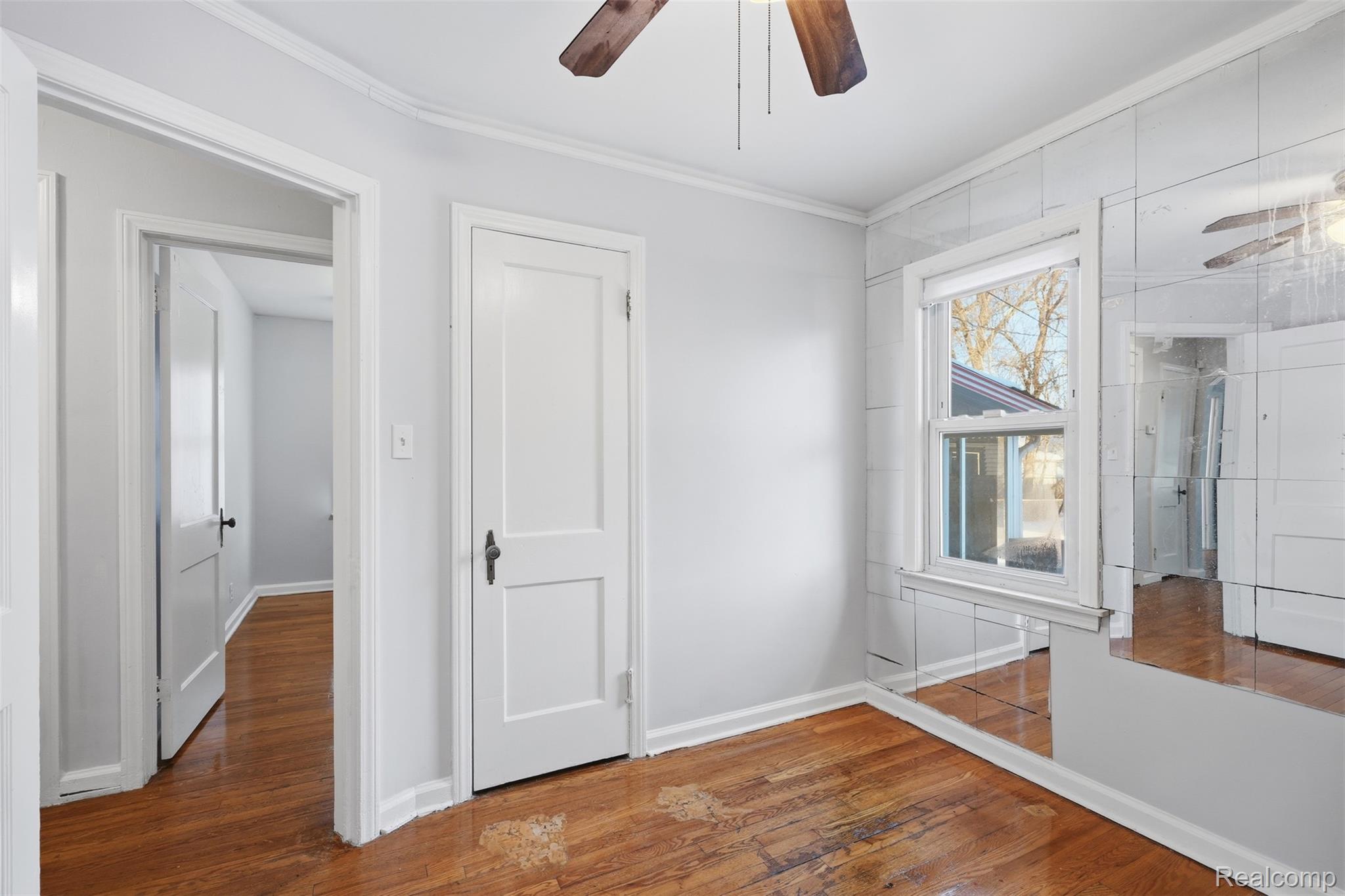 1709 S Deacon Street