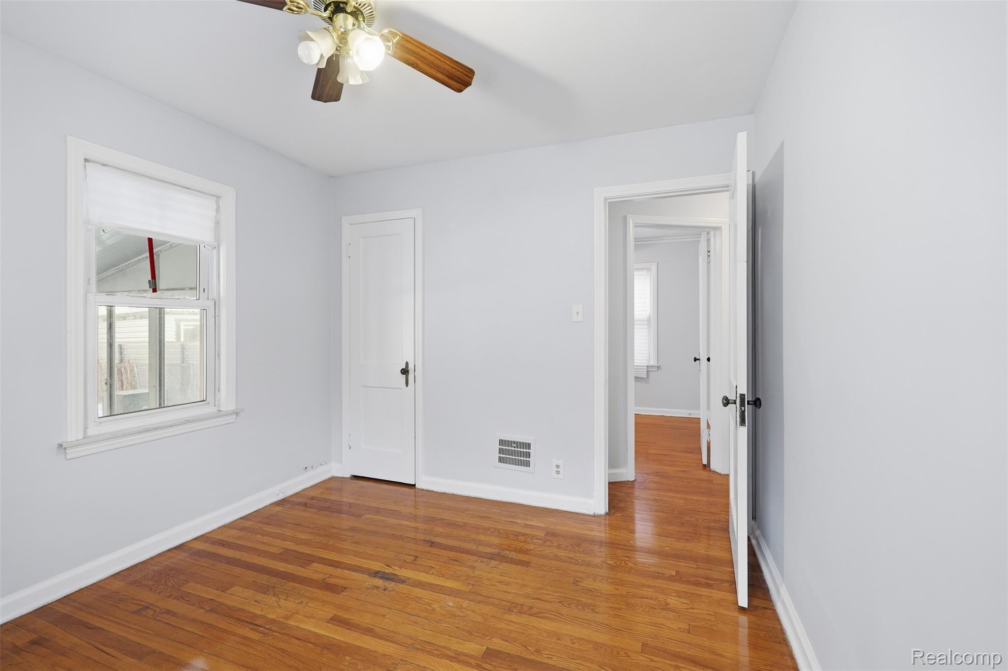 1709 S Deacon Street