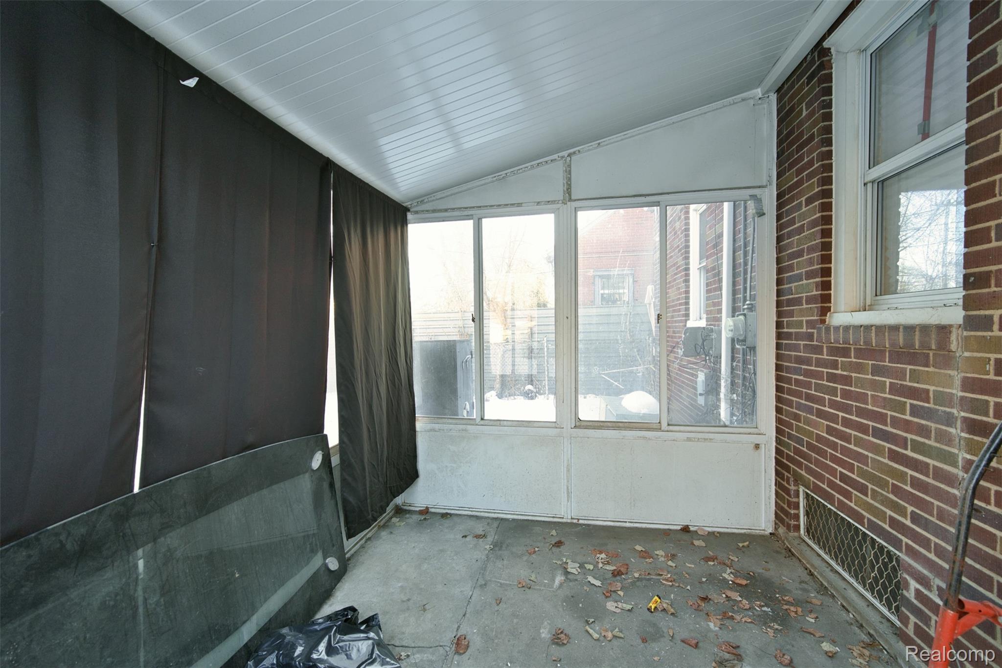 1709 S Deacon Street