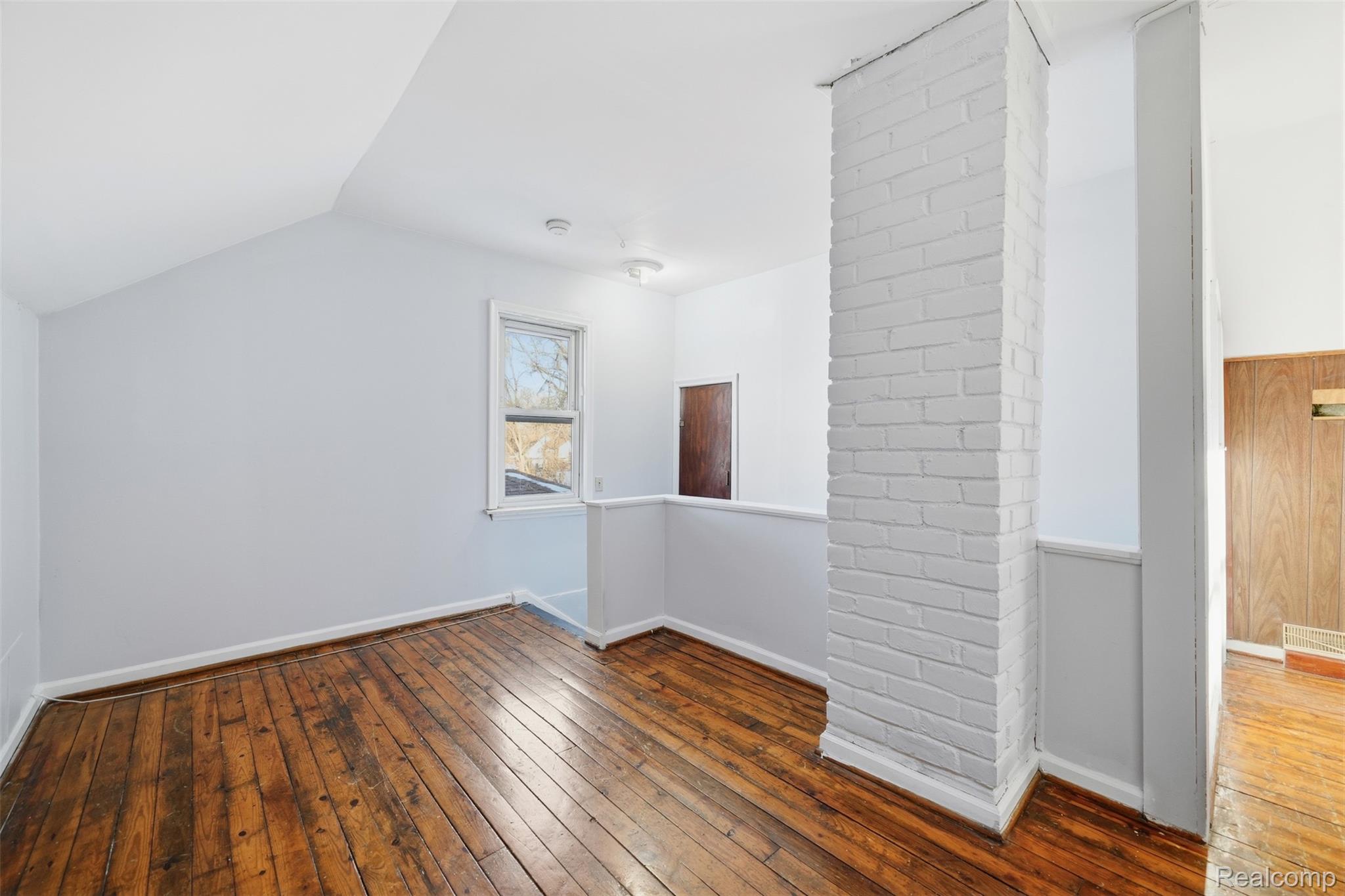 1709 S Deacon Street