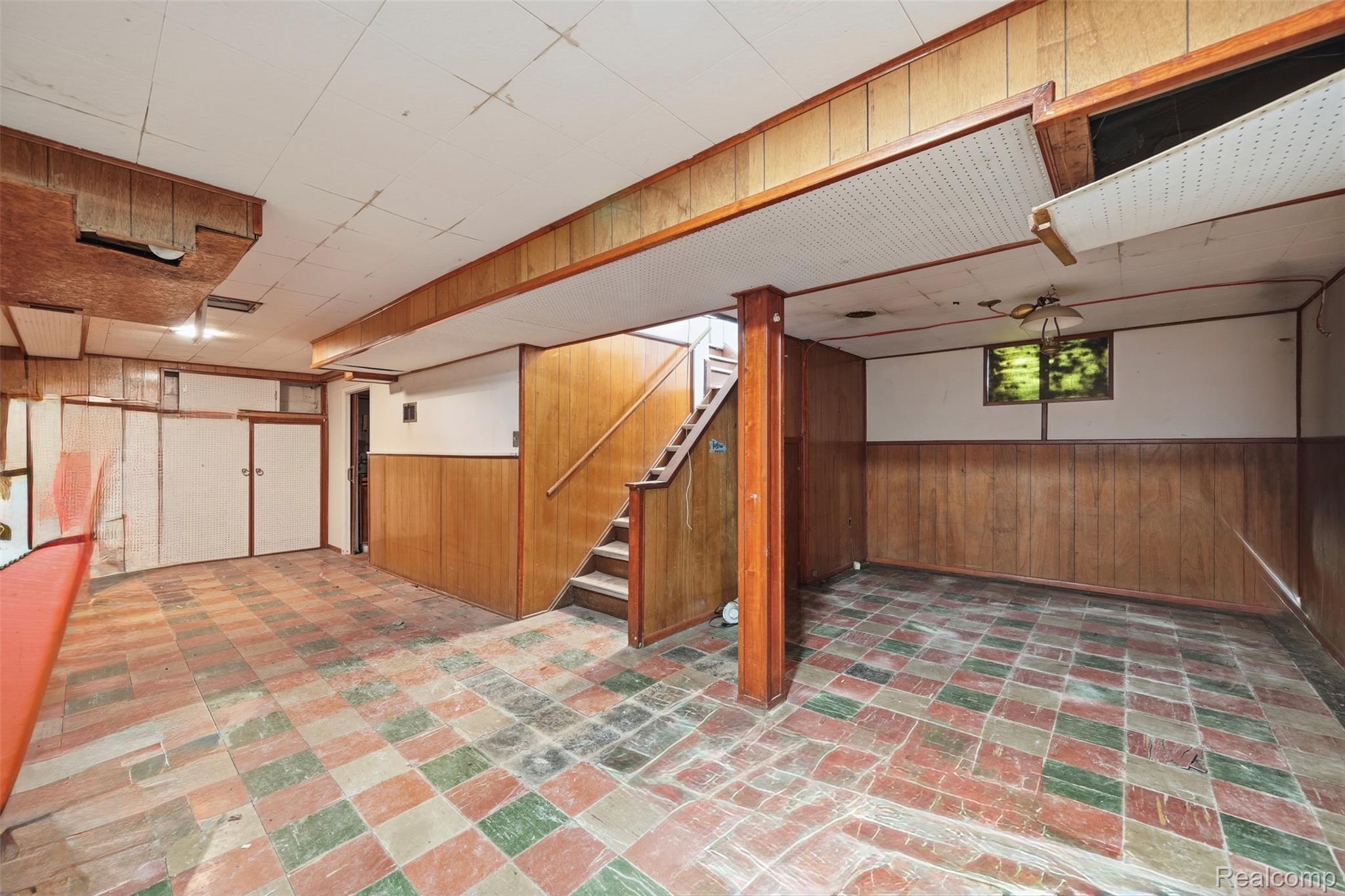 1709 S Deacon Street