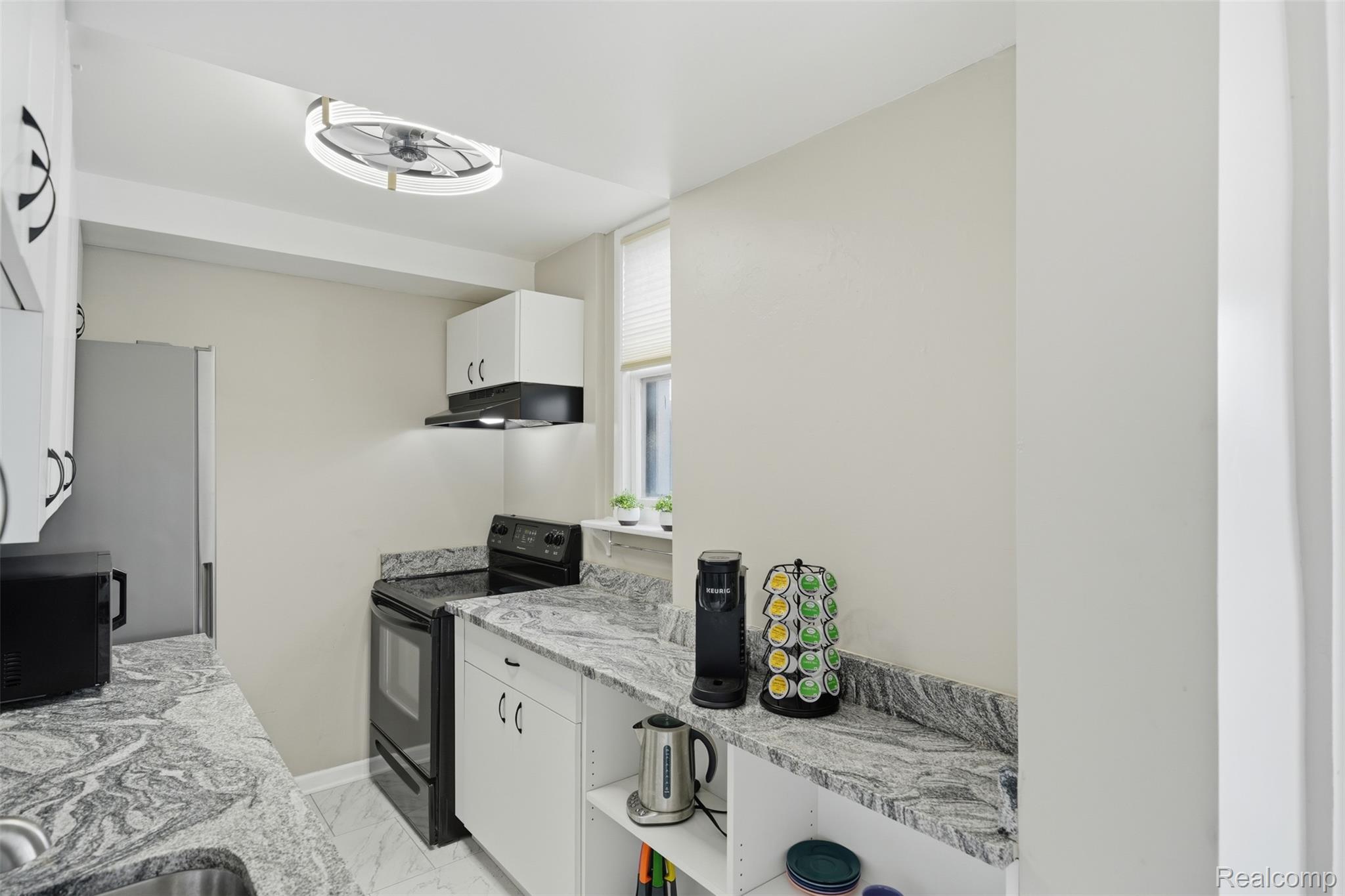 8120 E Jefferson Avenue 1B1