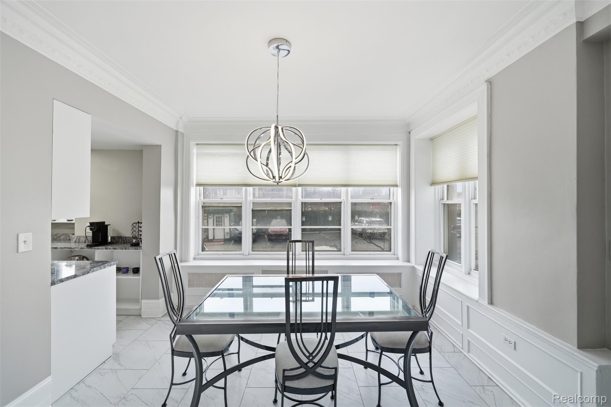 8120 E Jefferson Avenue 1B1