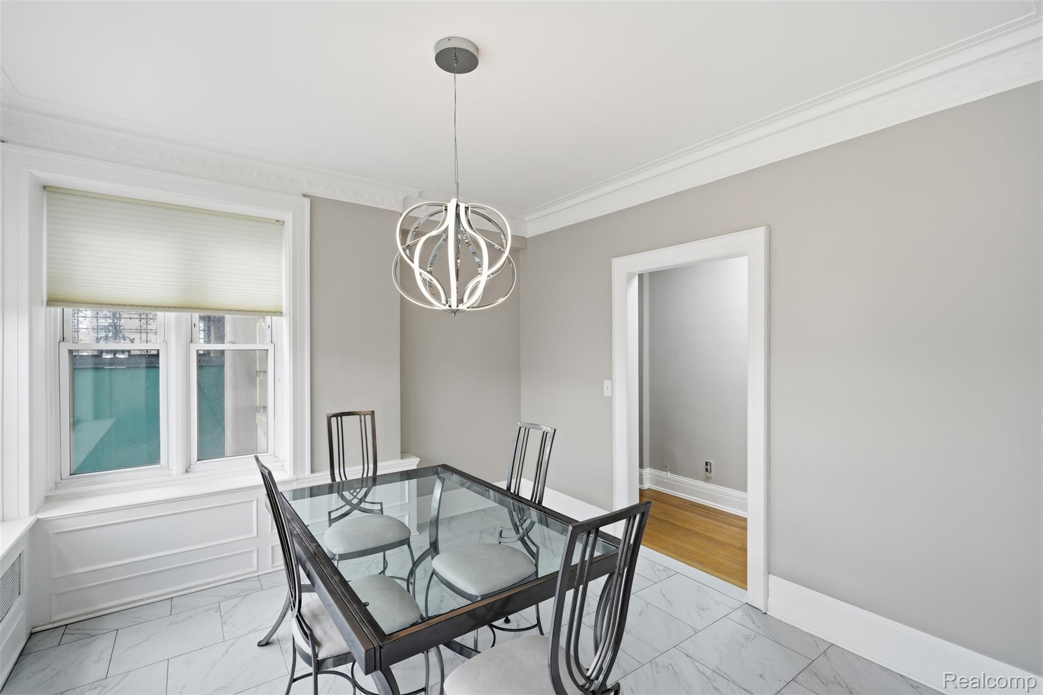 8120 E Jefferson Avenue 1B1