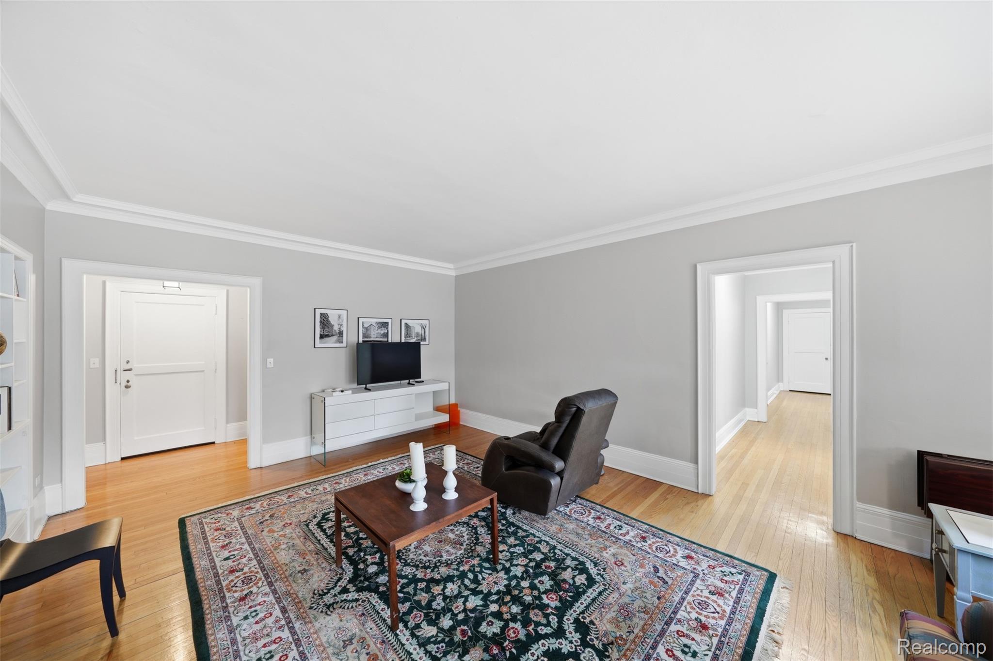 8120 E Jefferson Avenue 1B1