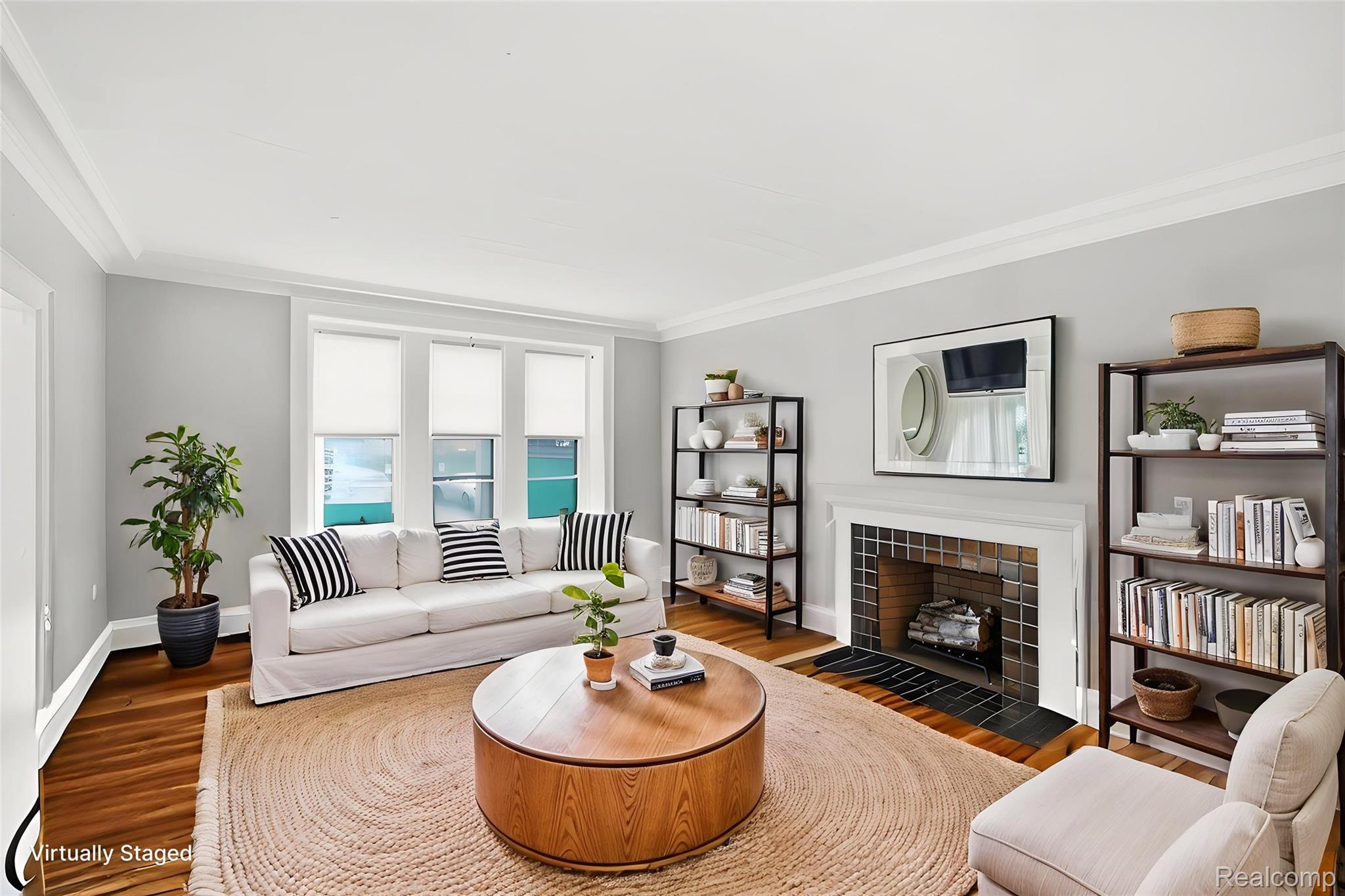 8120 E Jefferson Avenue 1B1