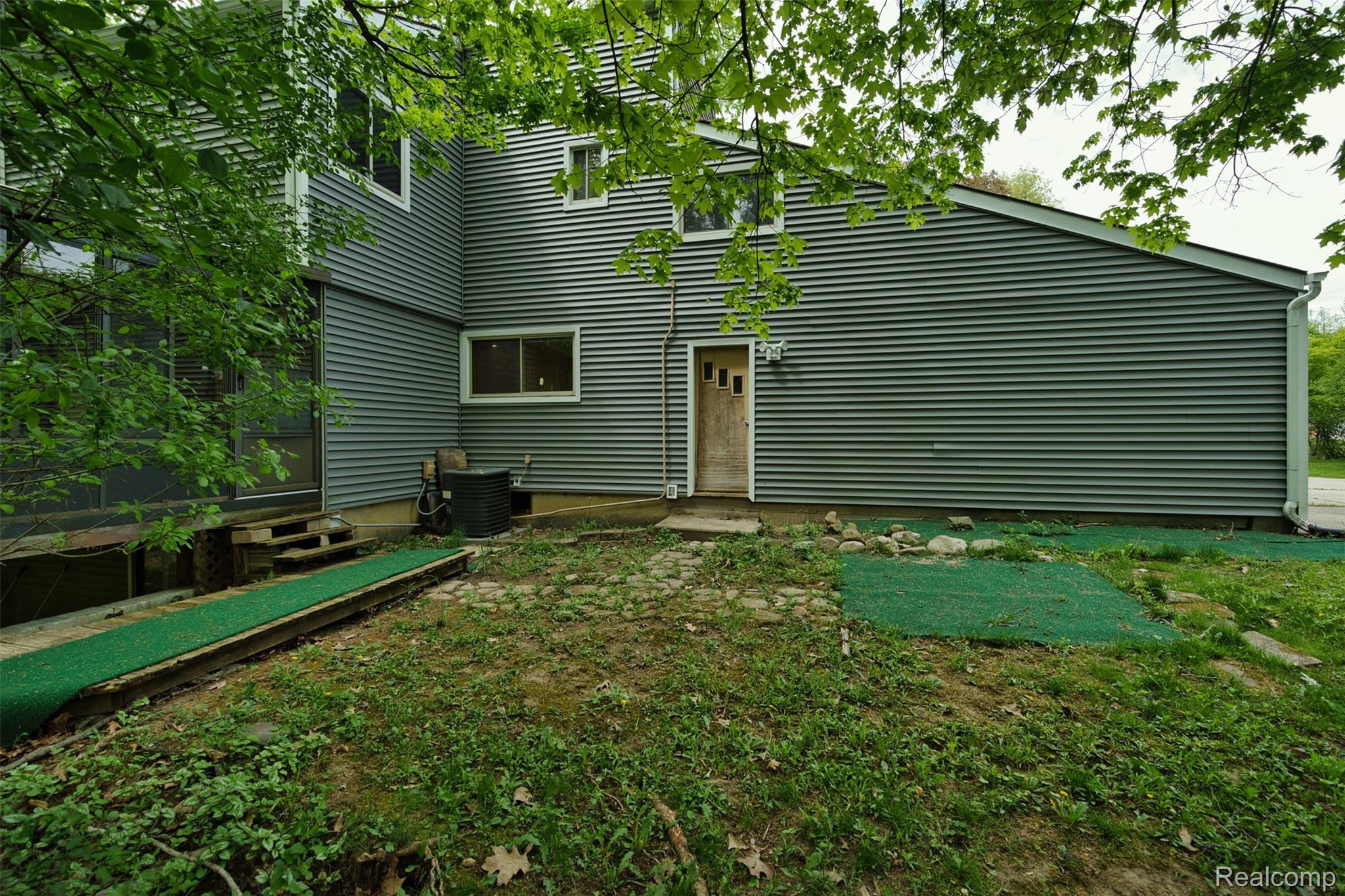 25201 Briarwyke Drive