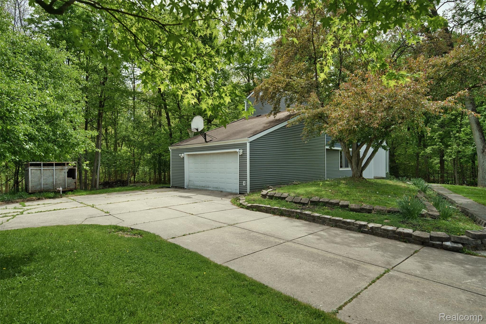 25201 Briarwyke Drive