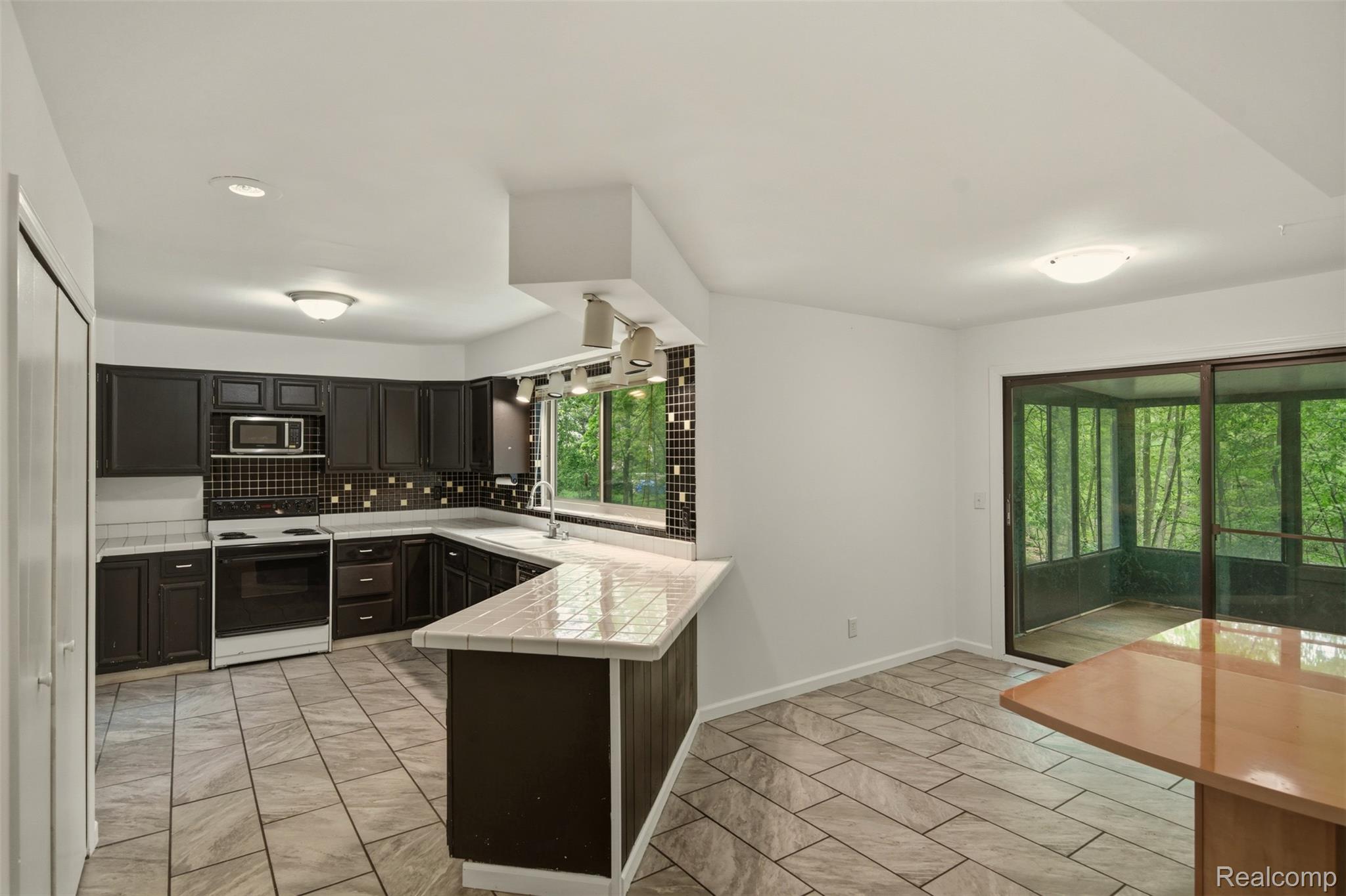 25201 Briarwyke Drive