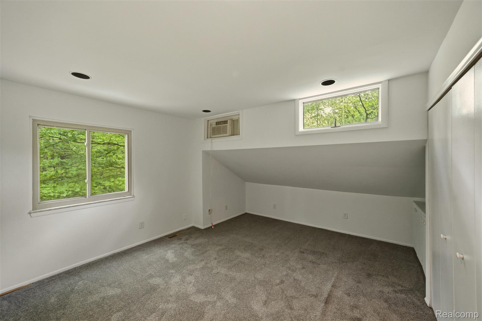 25201 Briarwyke Drive