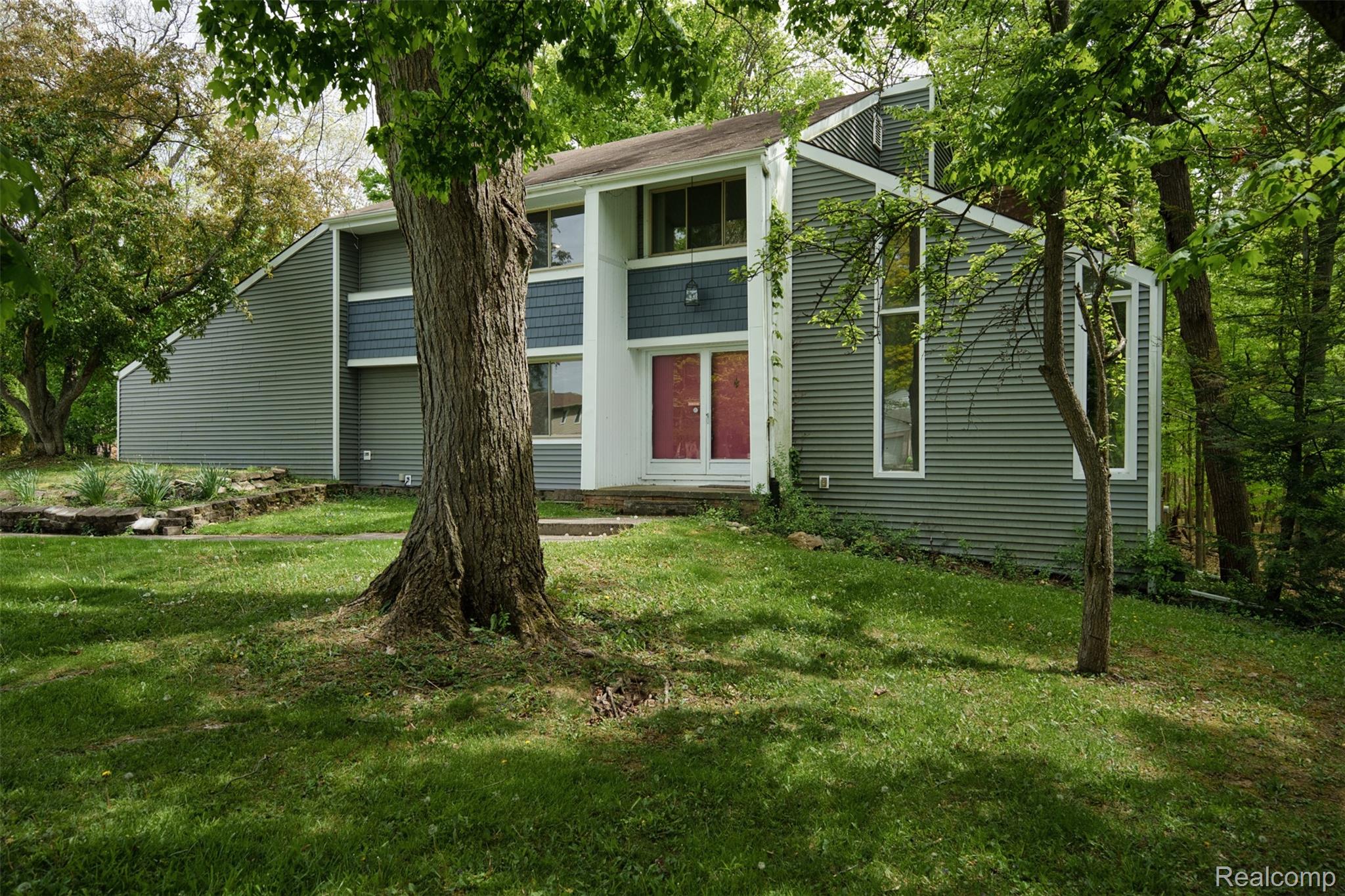 25201 Briarwyke Drive