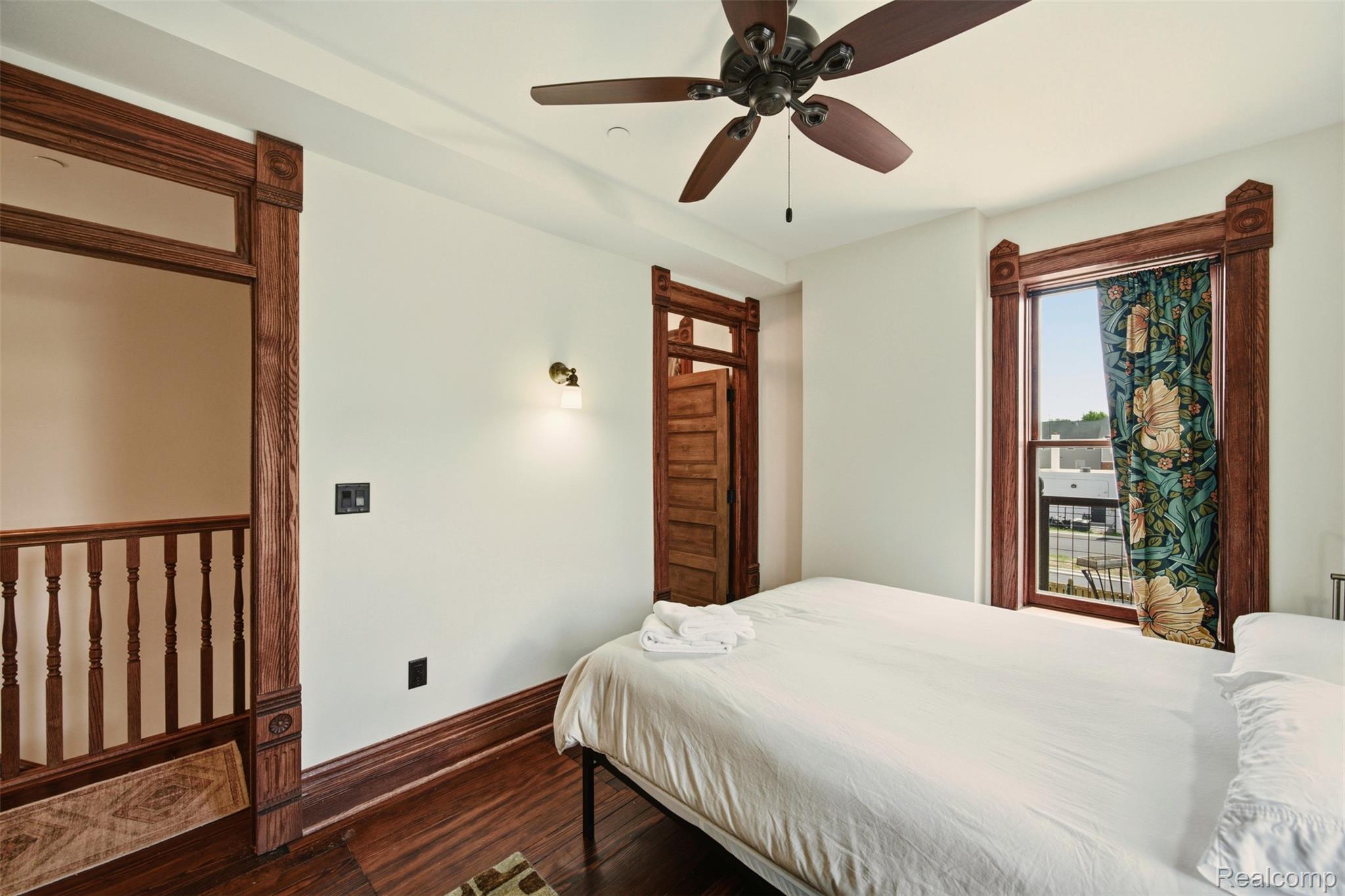 701 W Canfield Street 03