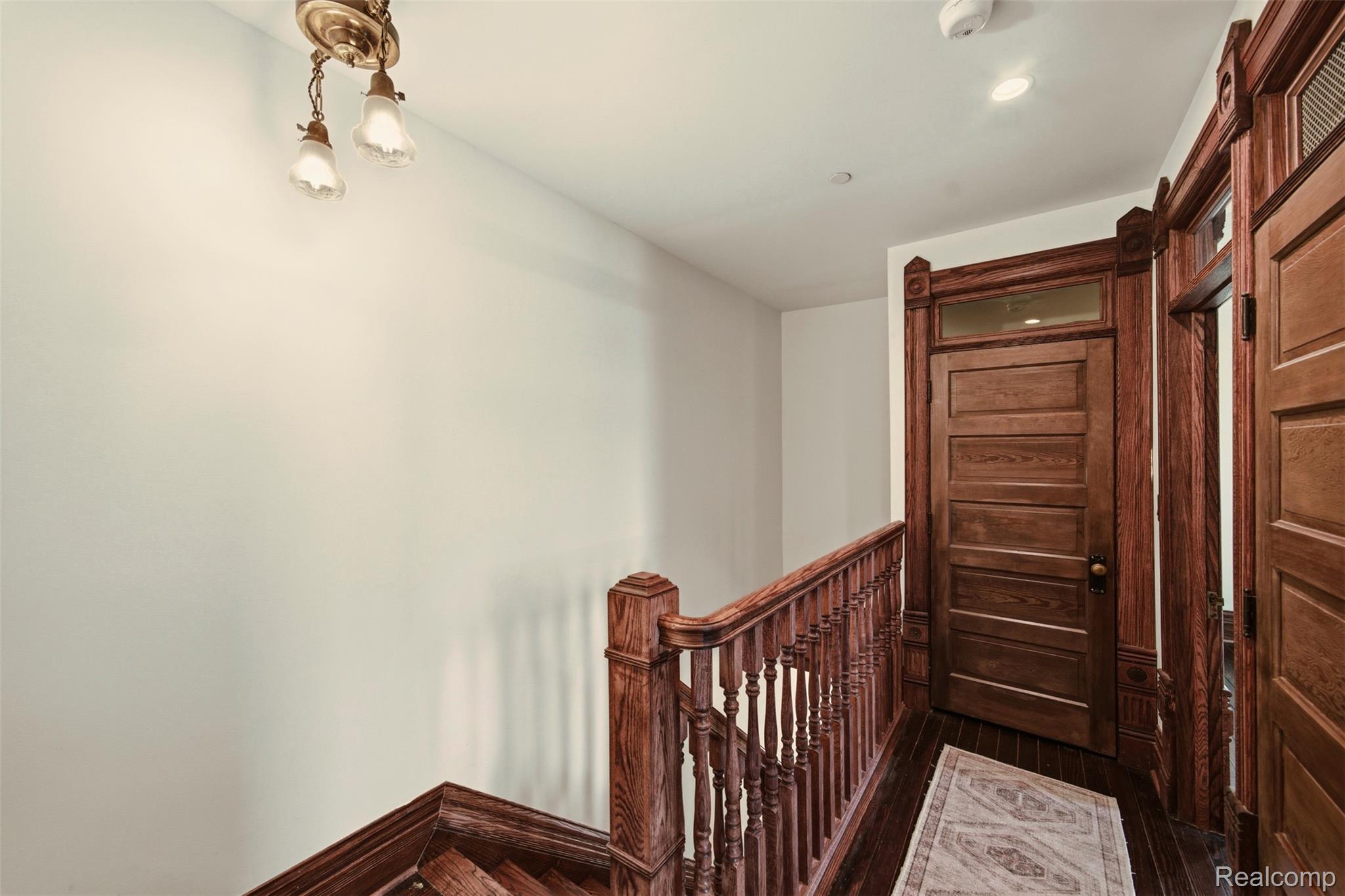 701 W Canfield Street 03