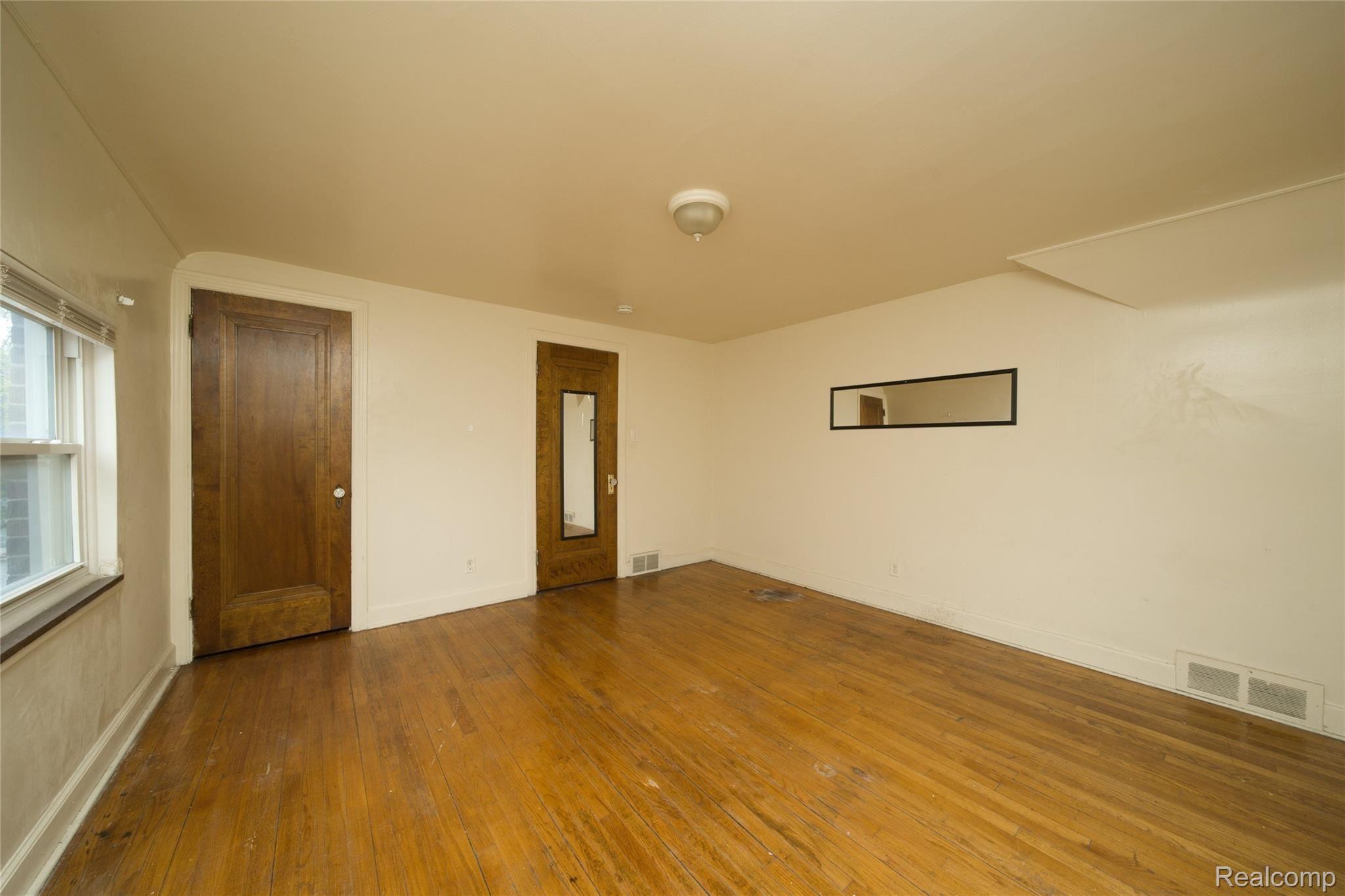 4150 BUCKINGHAM Avenue