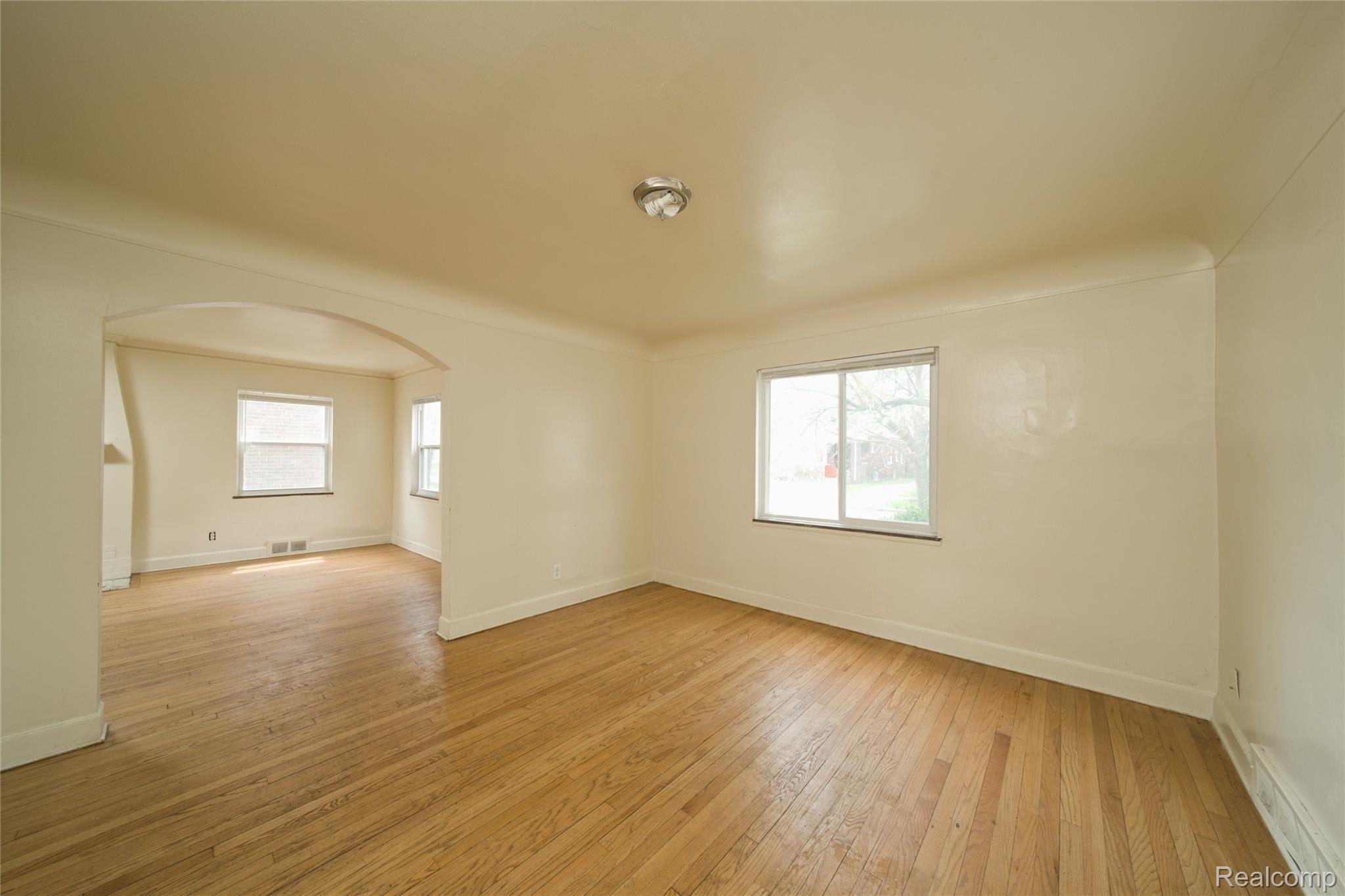 4150 BUCKINGHAM Avenue