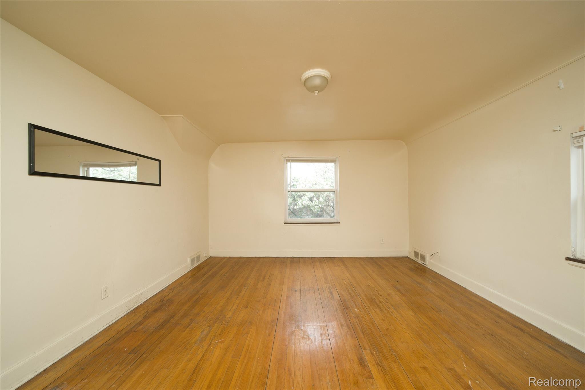 4150 BUCKINGHAM Avenue