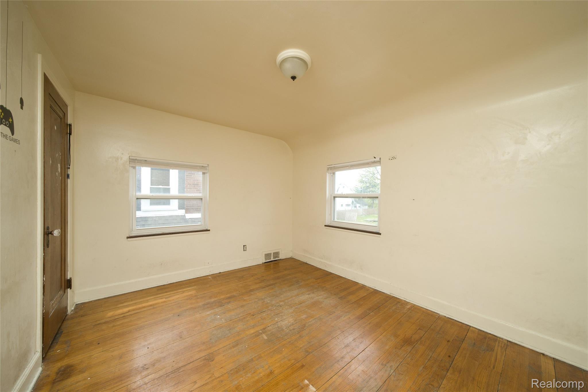 4150 BUCKINGHAM Avenue