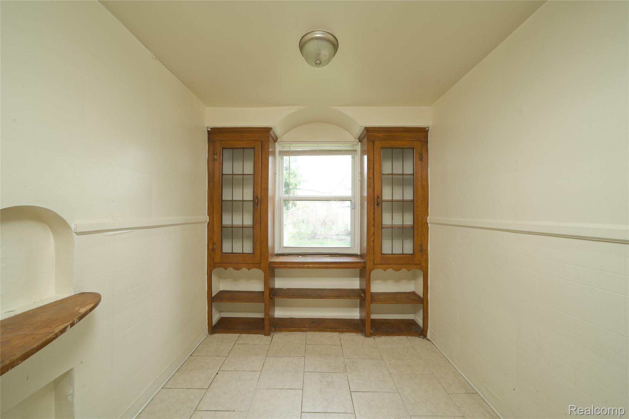 4150 BUCKINGHAM Avenue