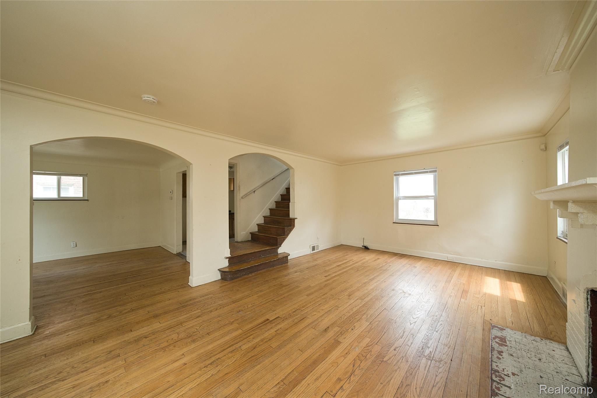 4150 BUCKINGHAM Avenue