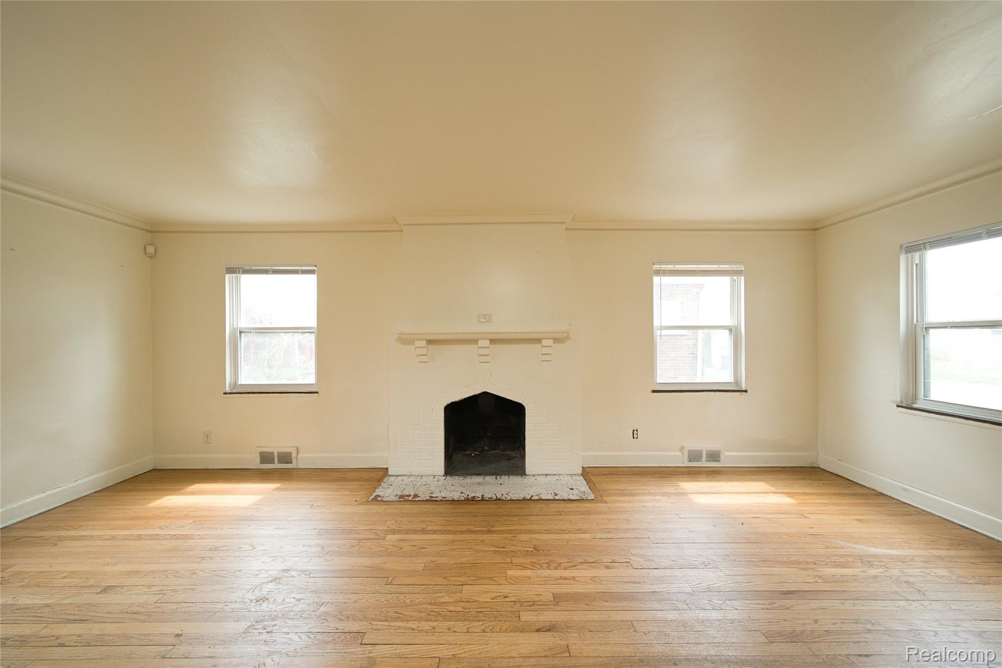 4150 BUCKINGHAM Avenue