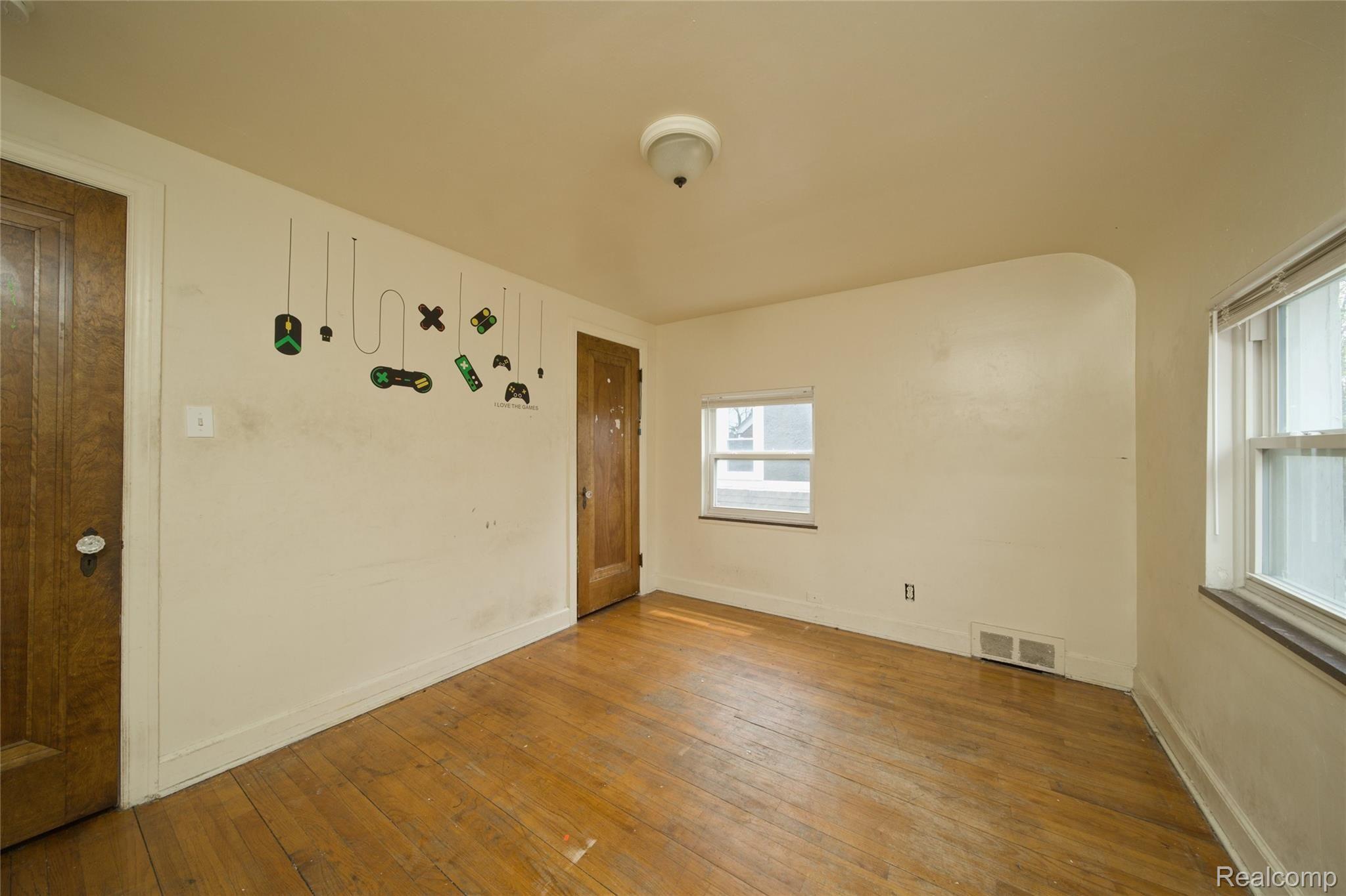 4150 BUCKINGHAM Avenue