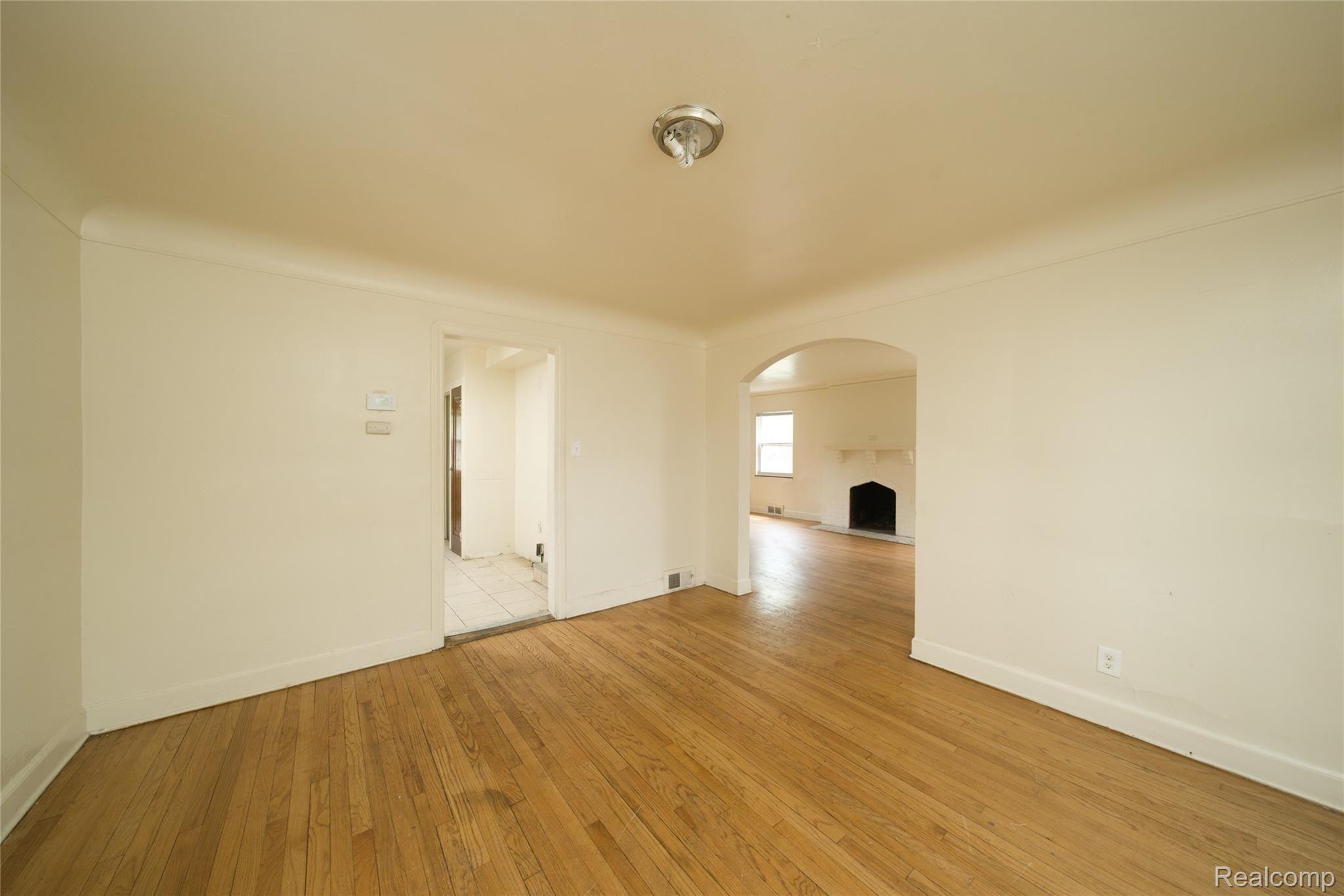 4150 BUCKINGHAM Avenue