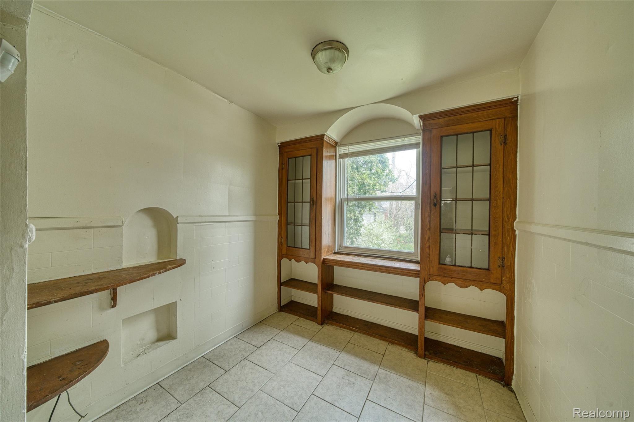 4150 BUCKINGHAM Avenue