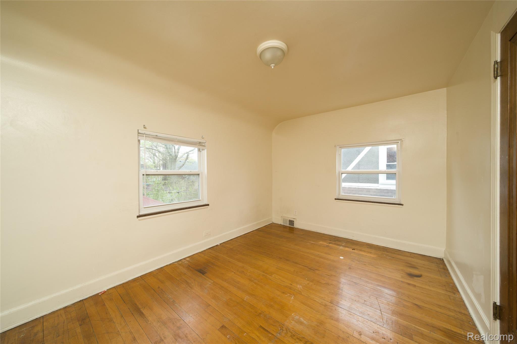 4150 BUCKINGHAM Avenue