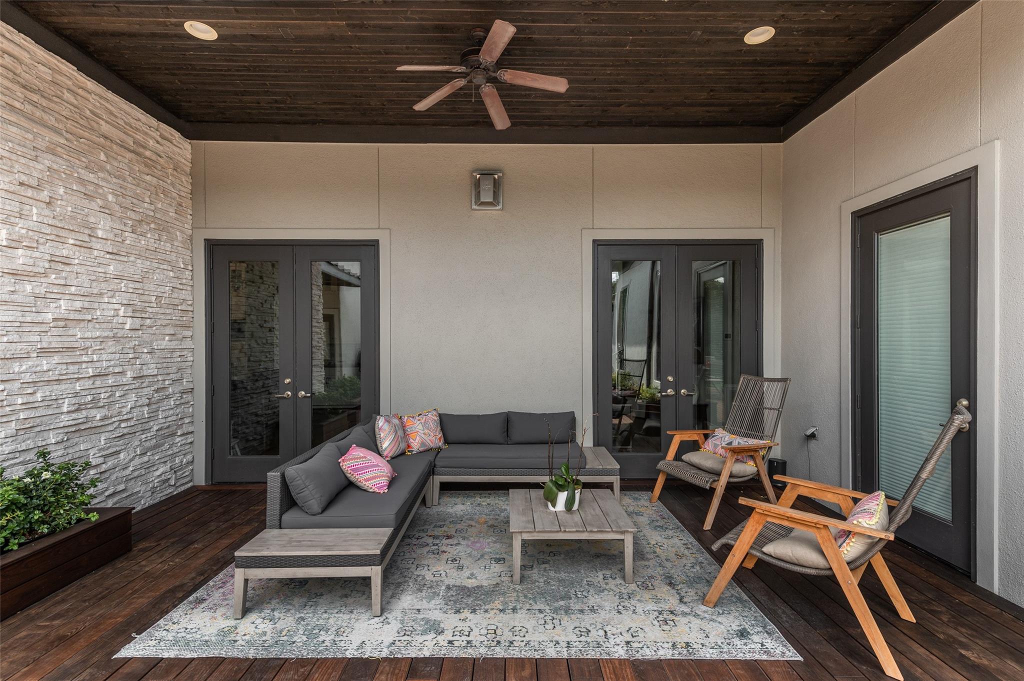 5655 Locke Lane
