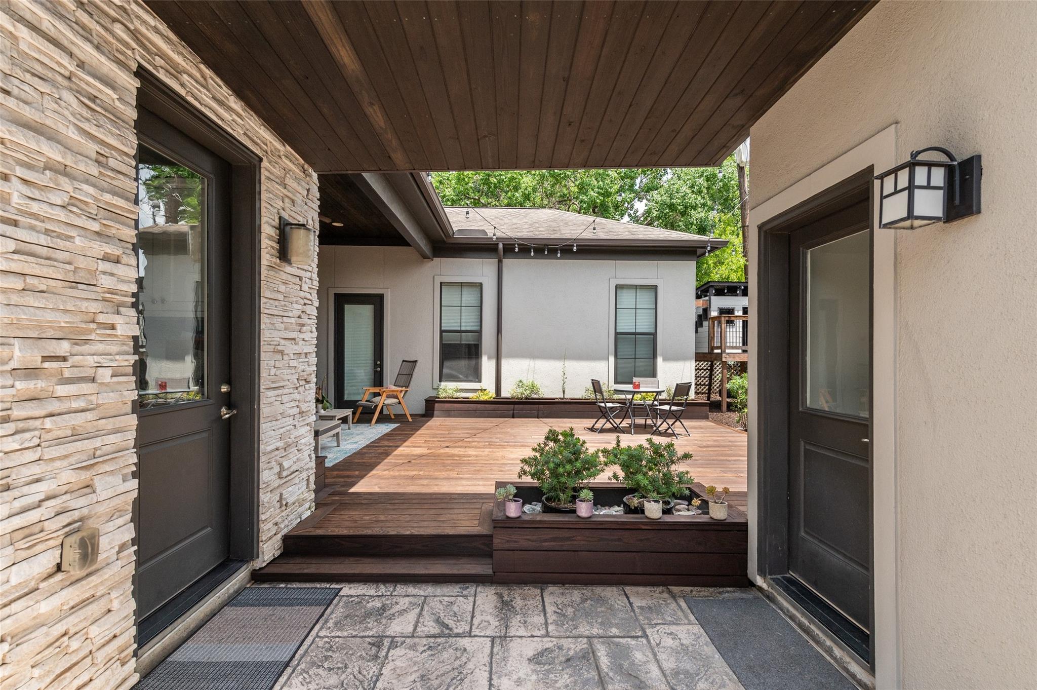 5655 Locke Lane