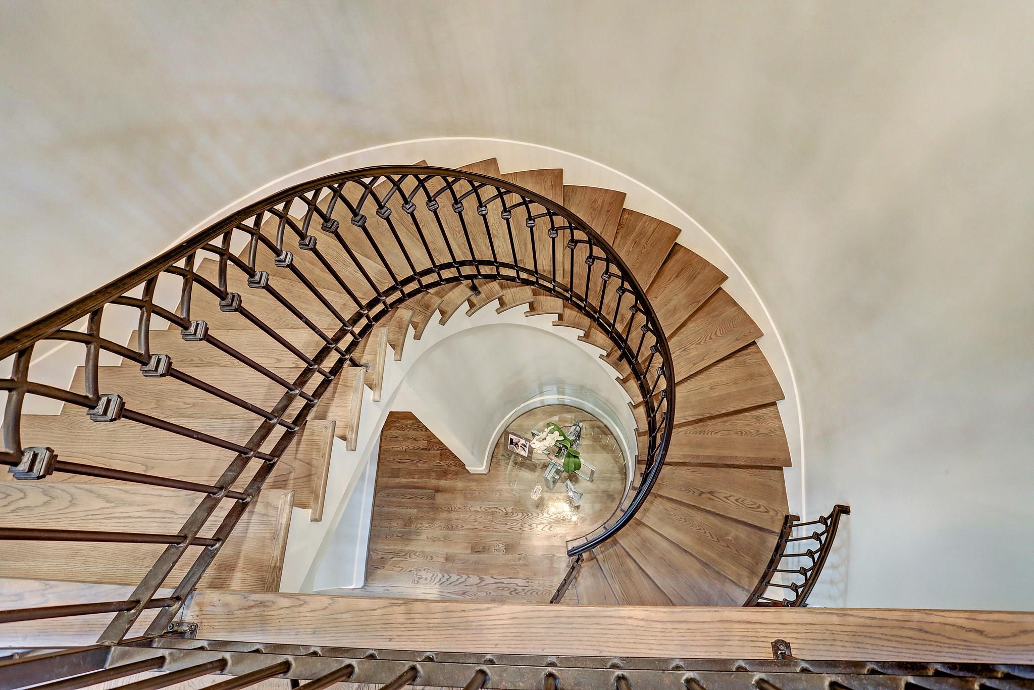 5655 Locke Lane