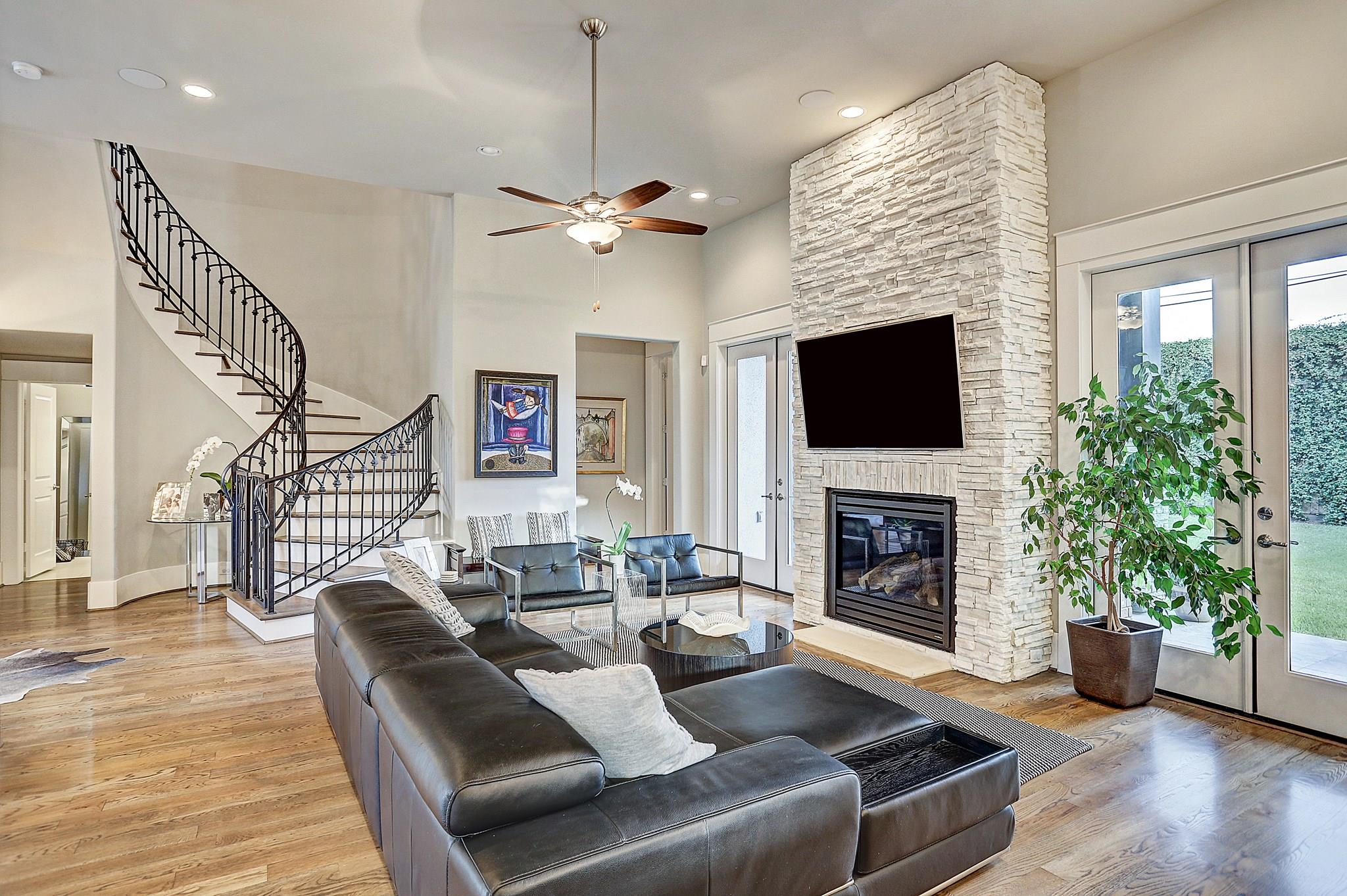 5655 Locke Lane