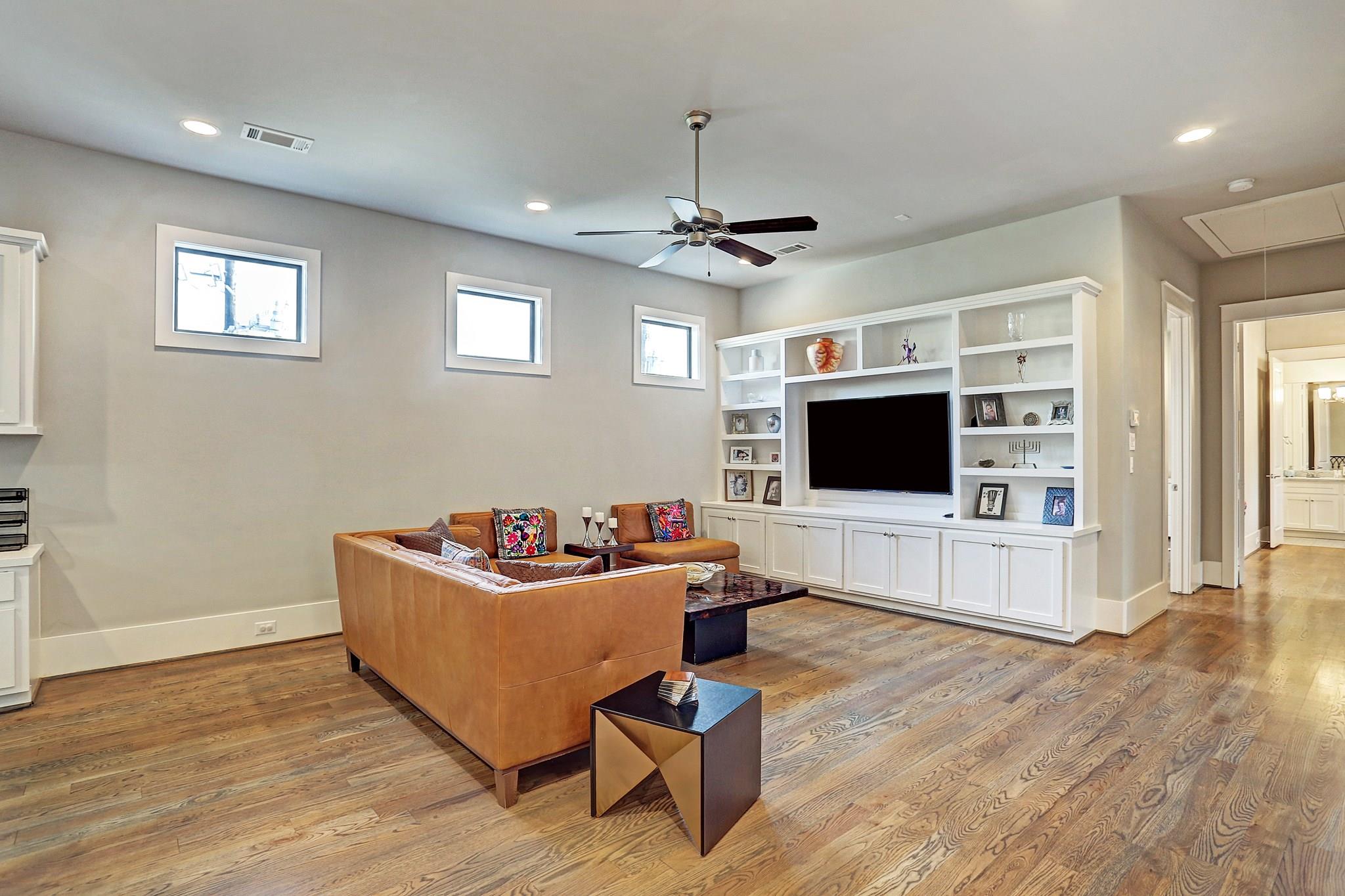 5655 Locke Lane