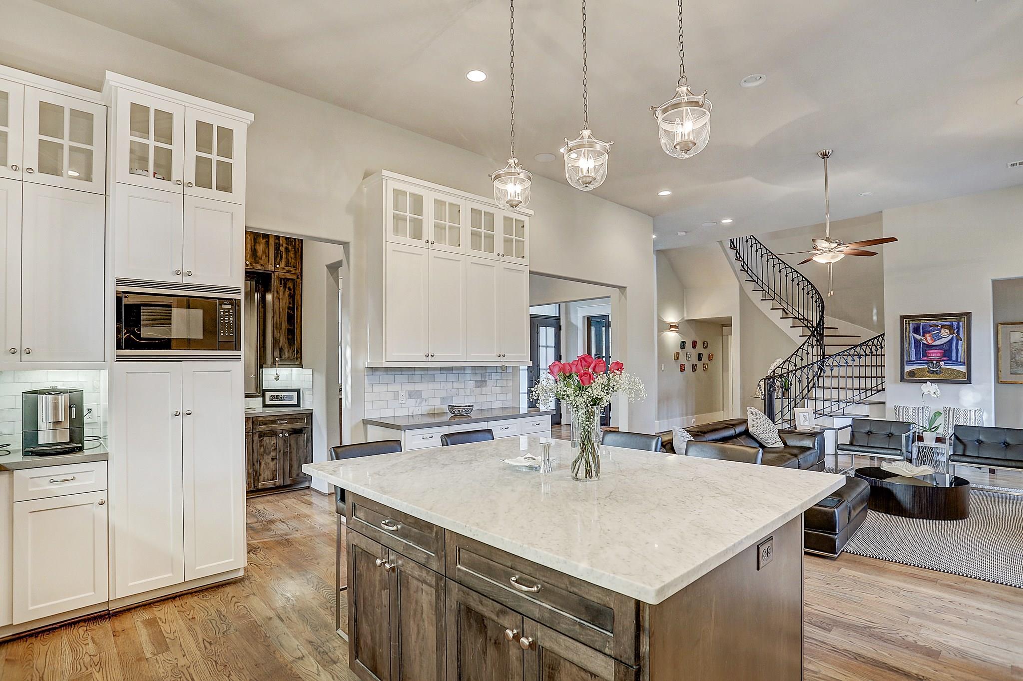 5655 Locke Lane
