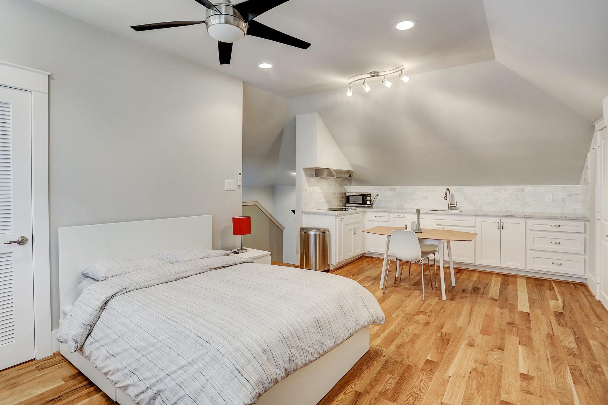 5655 Locke Lane