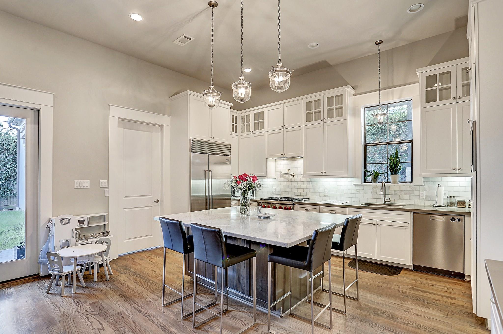 5655 Locke Lane