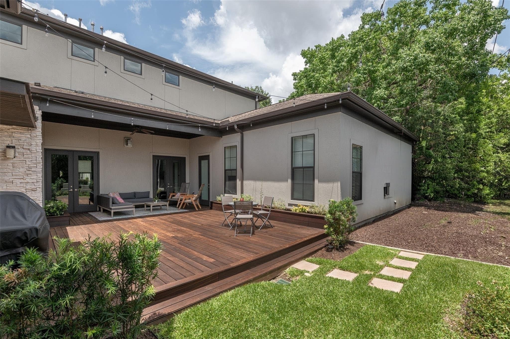 5655 Locke Lane