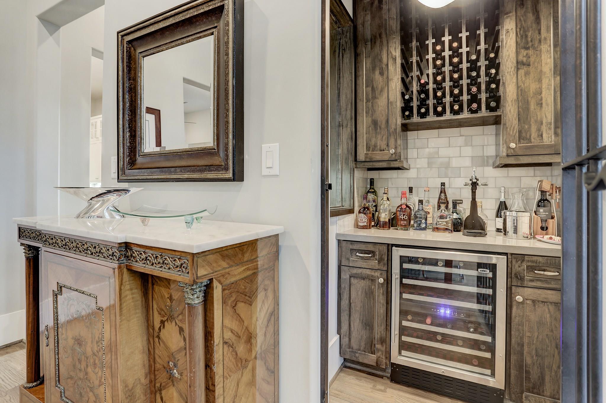 5655 Locke Lane
