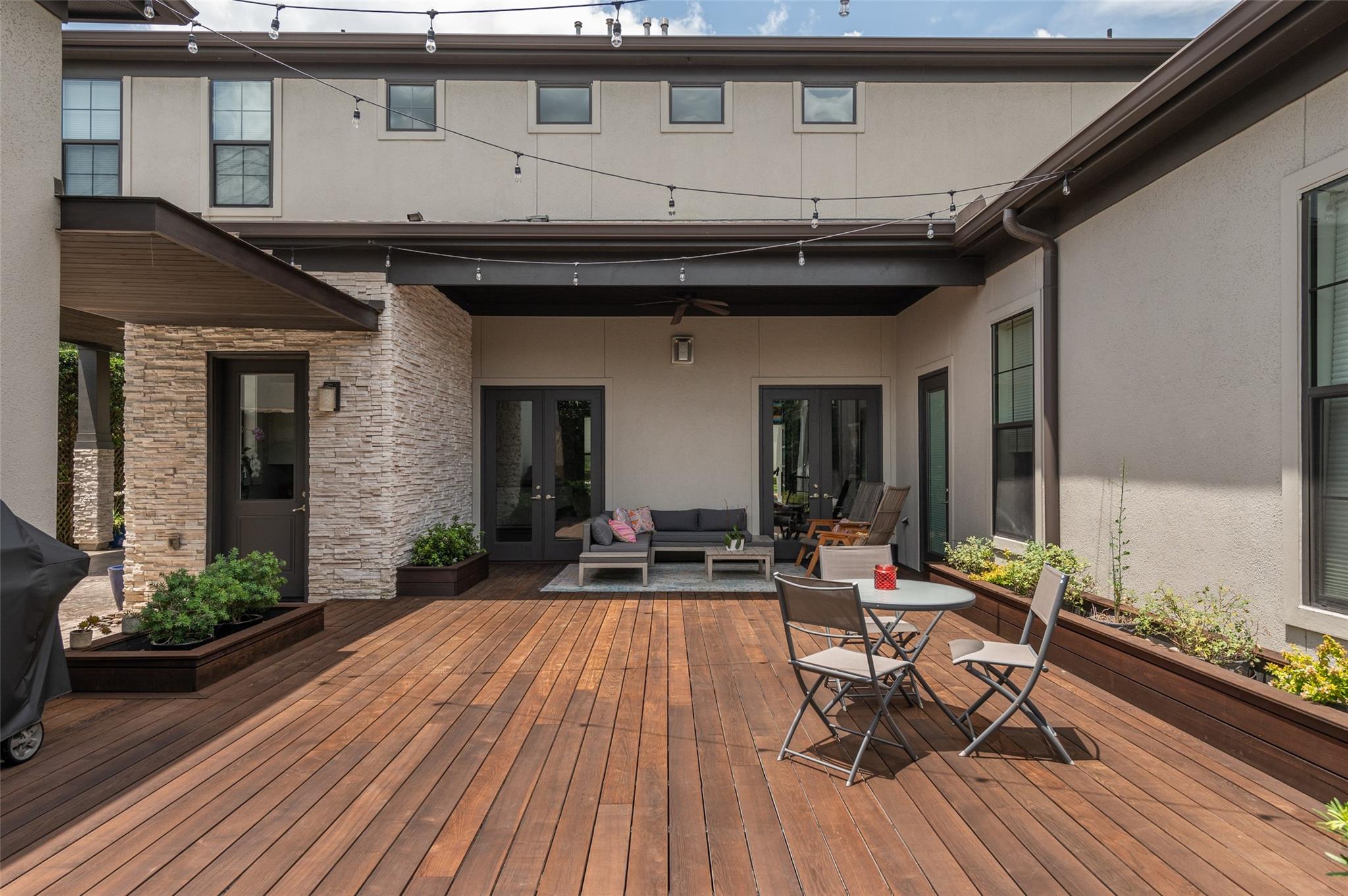 5655 Locke Lane