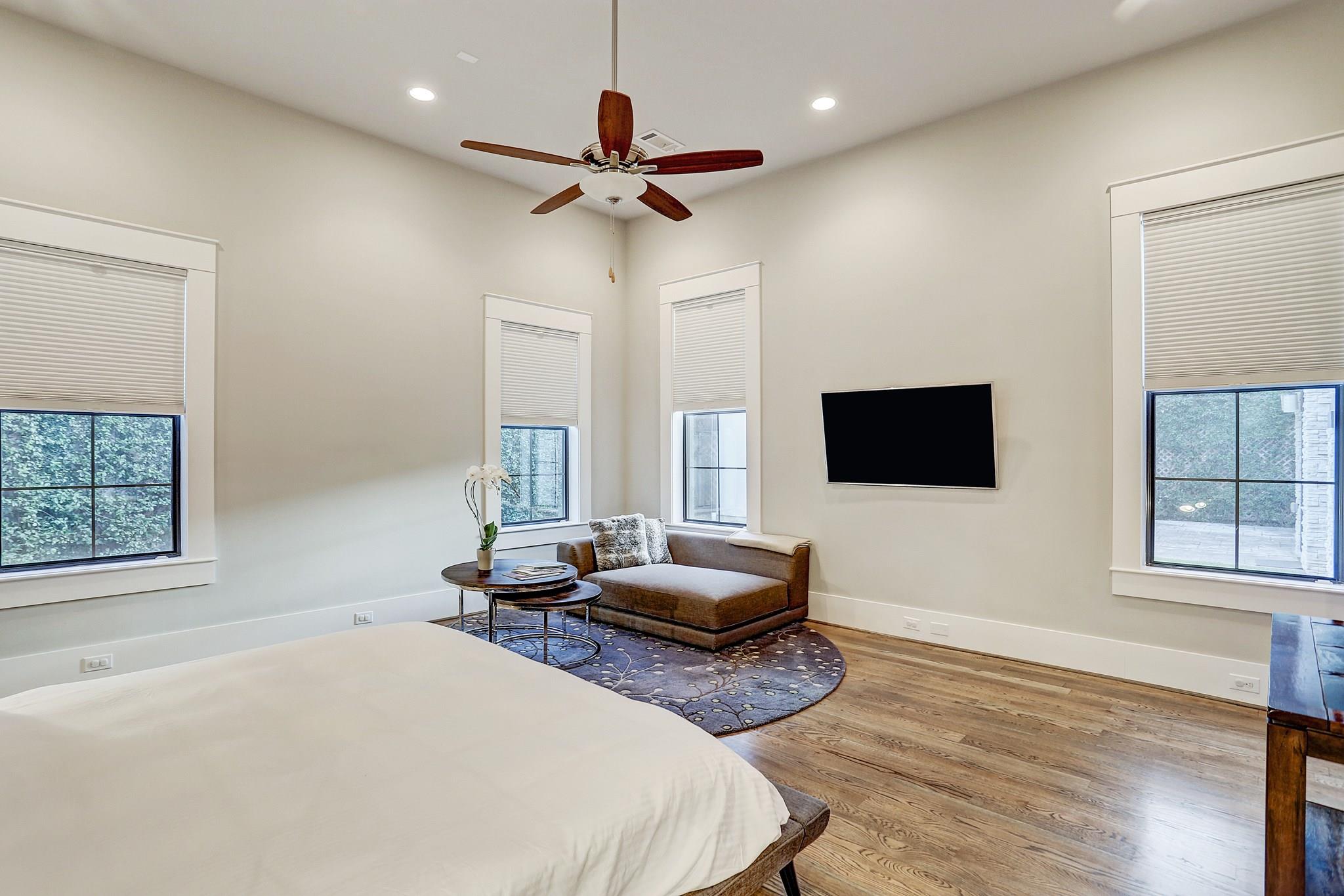 5655 Locke Lane