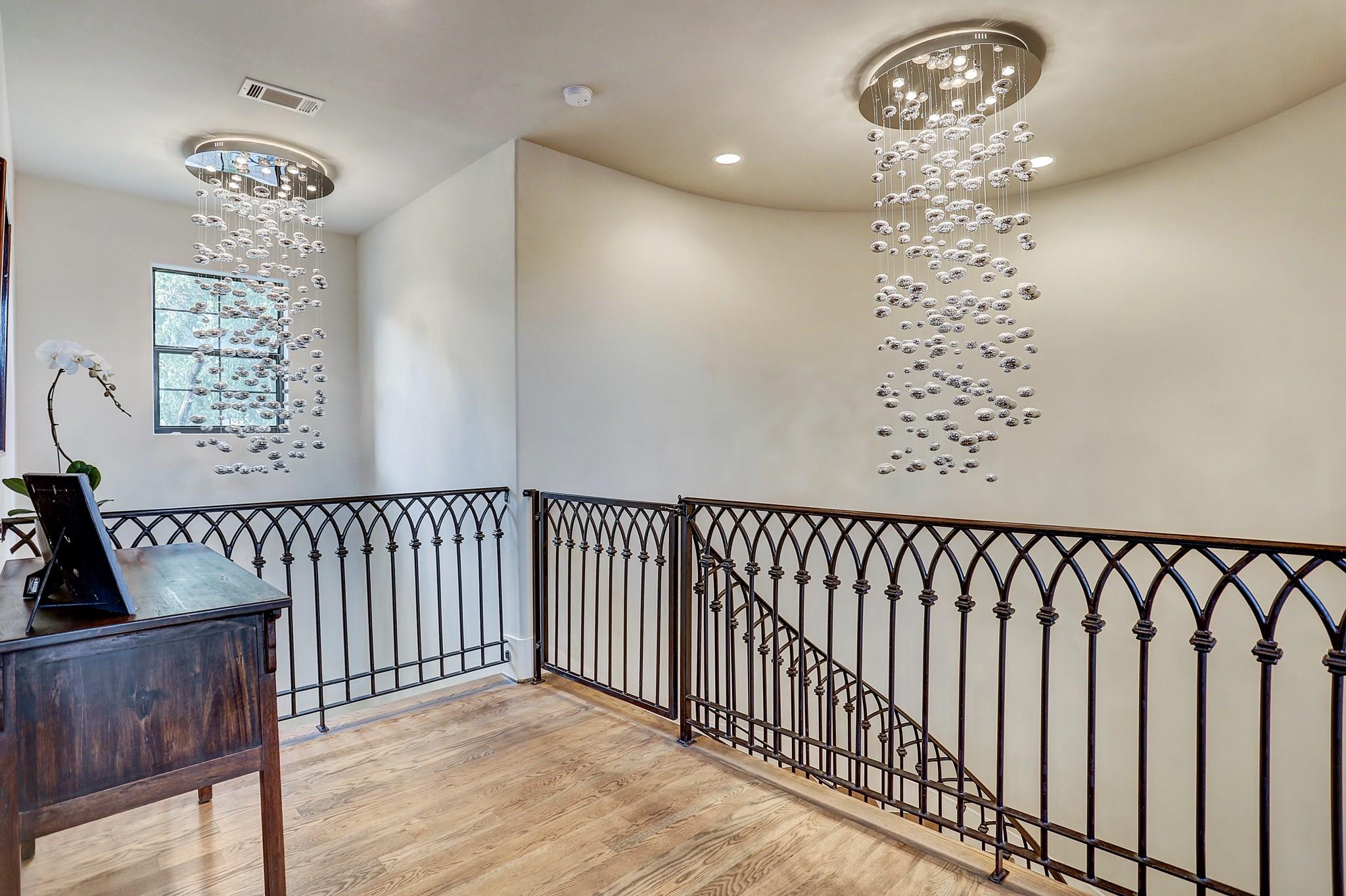5655 Locke Lane