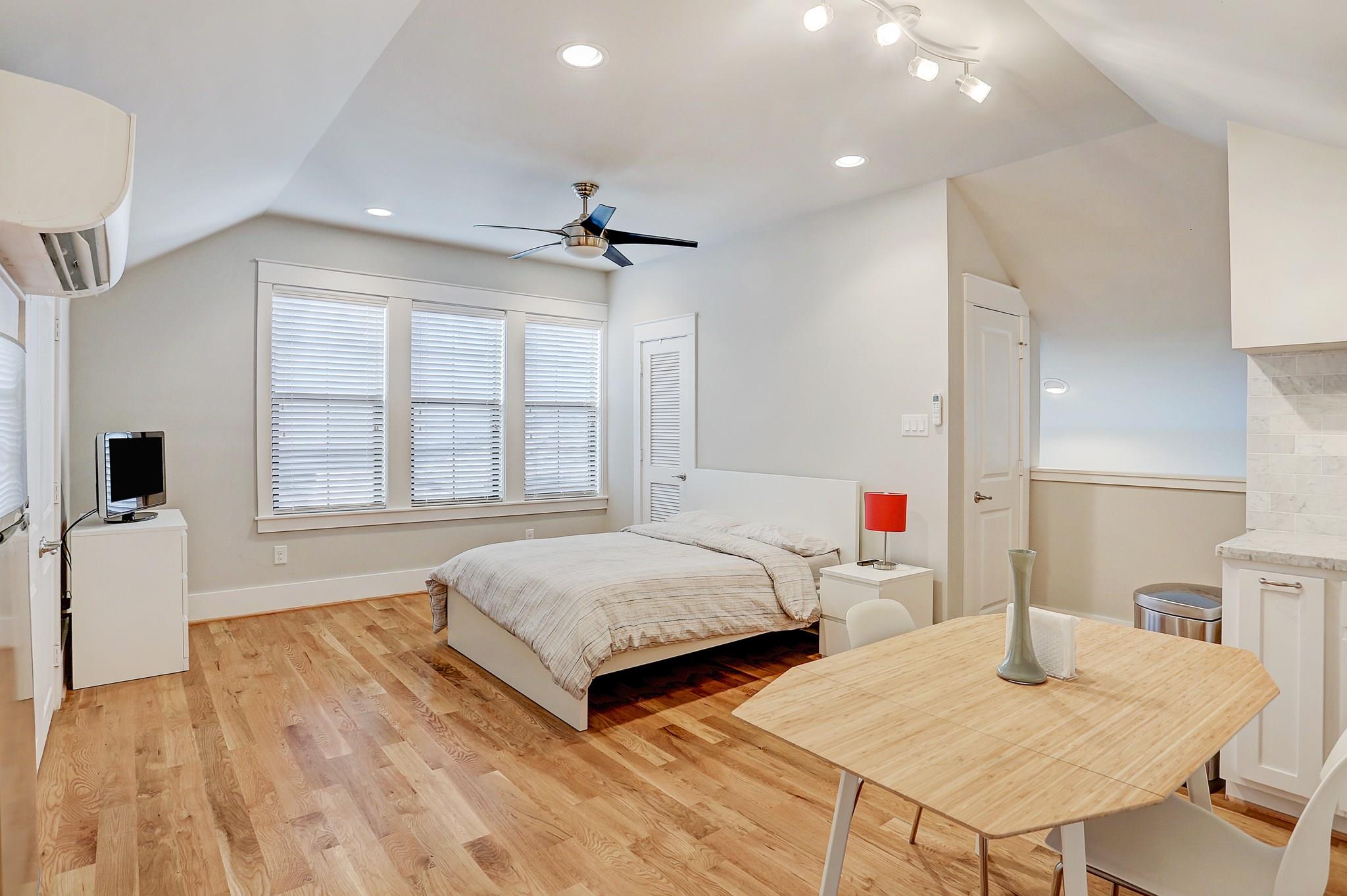 5655 Locke Lane