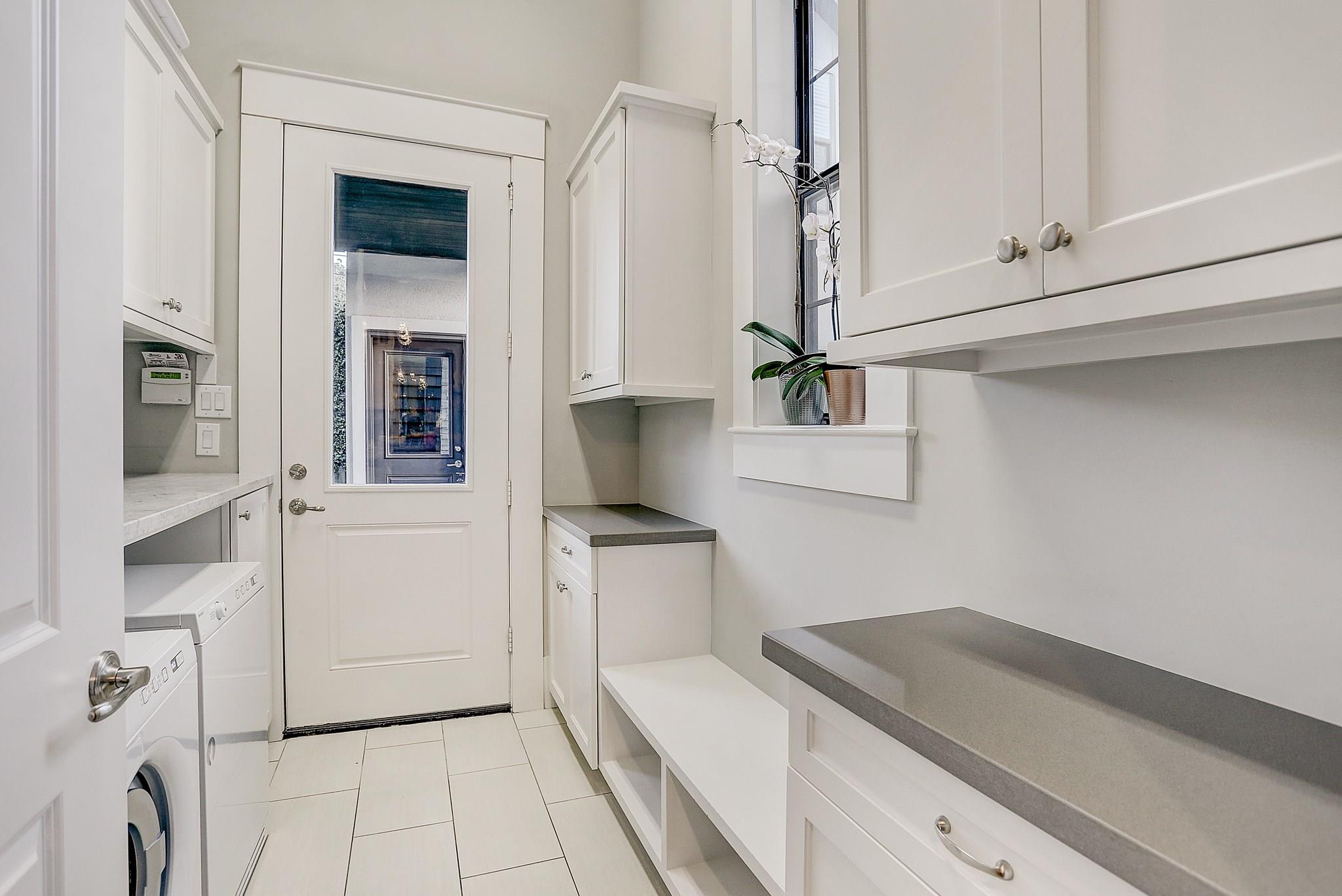 5655 Locke Lane