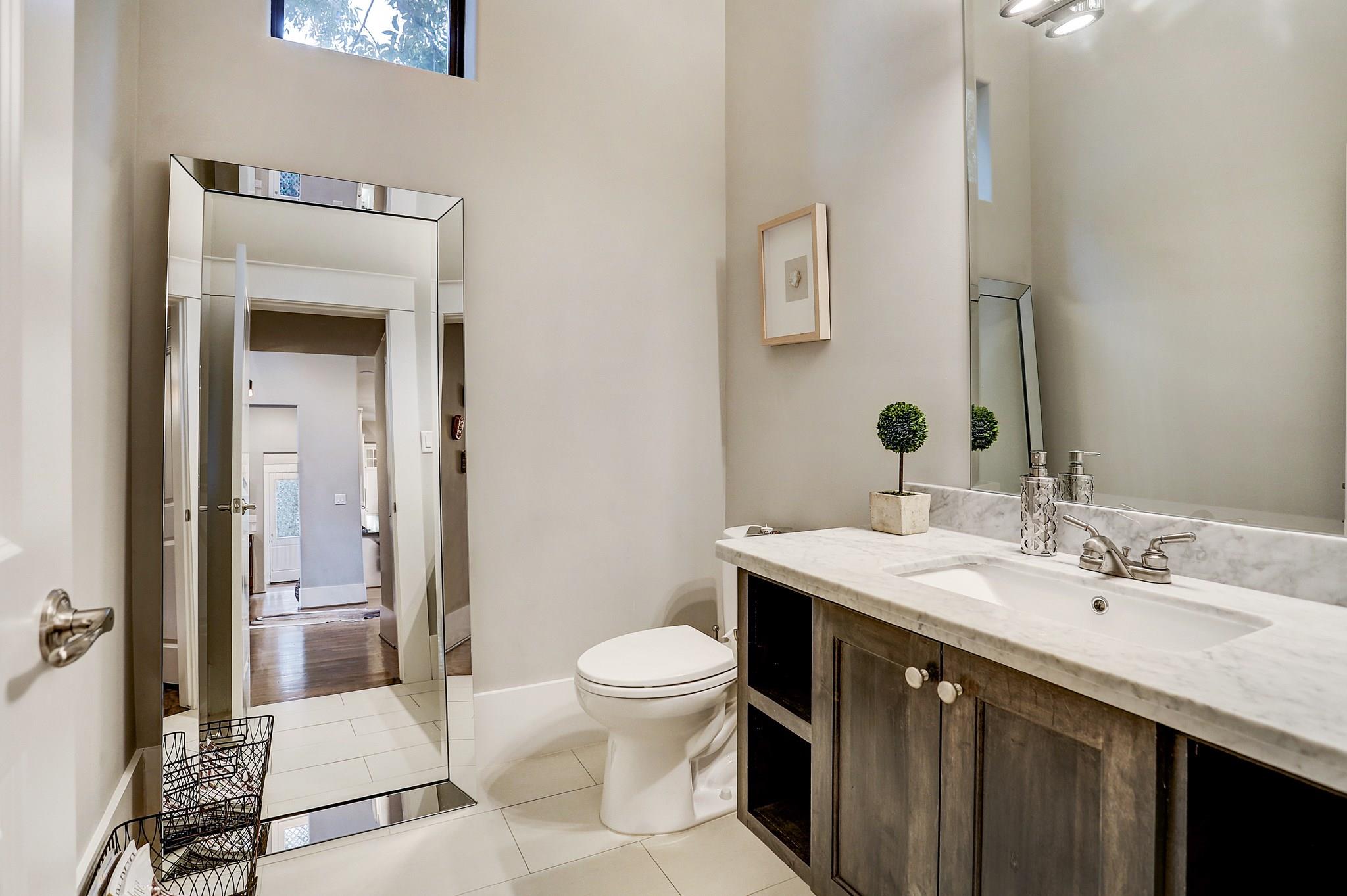 5655 Locke Lane