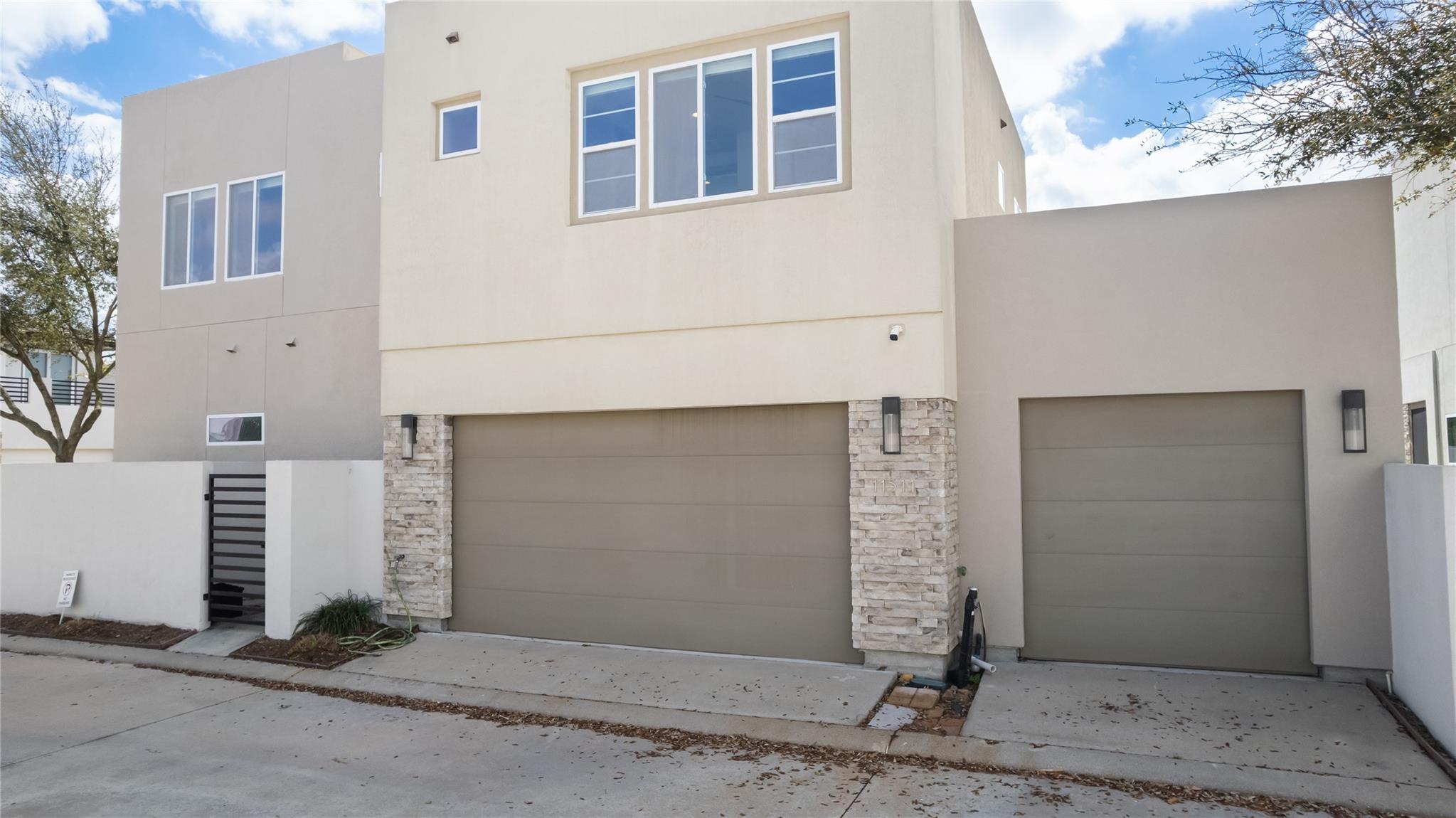 11511 Royal Plain Avenue