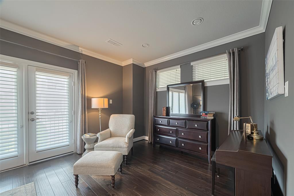 8418 Oak Leaf Point Drive
