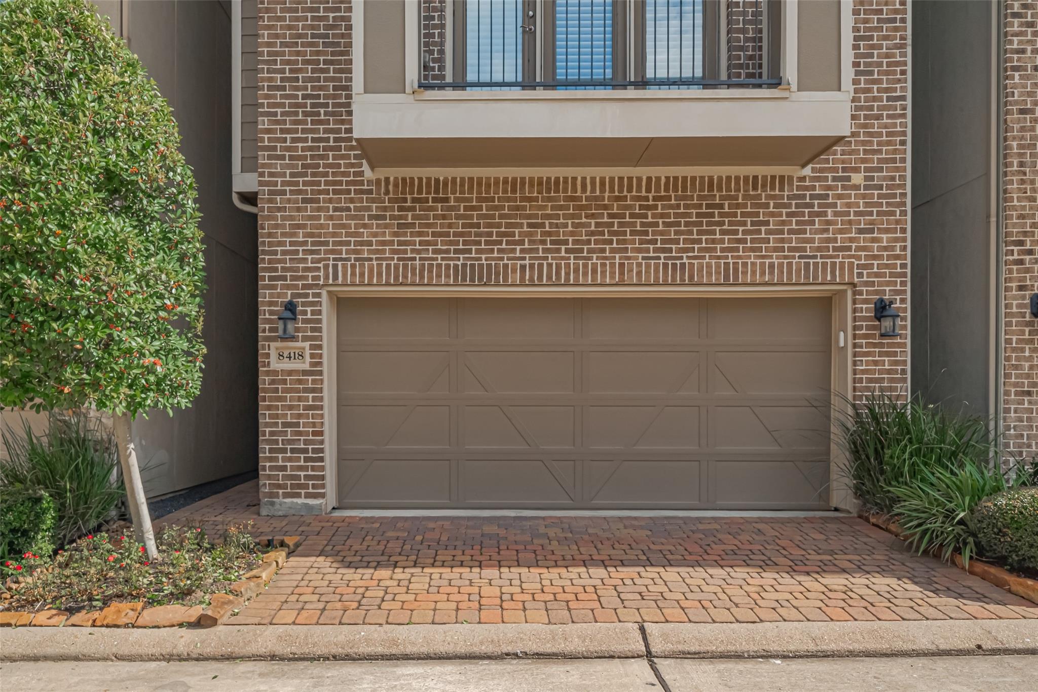 8418 Oak Leaf Point Drive