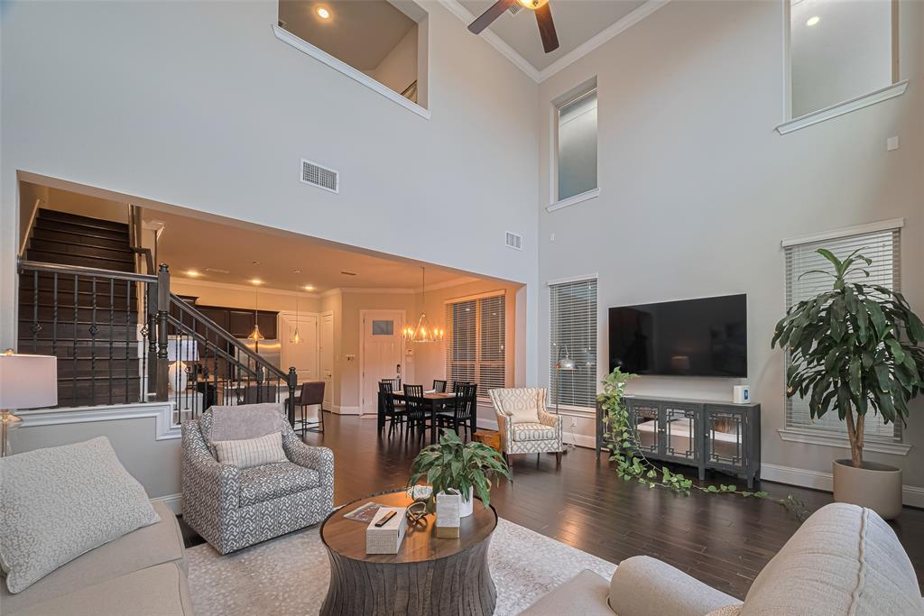 8418 Oak Leaf Point Drive