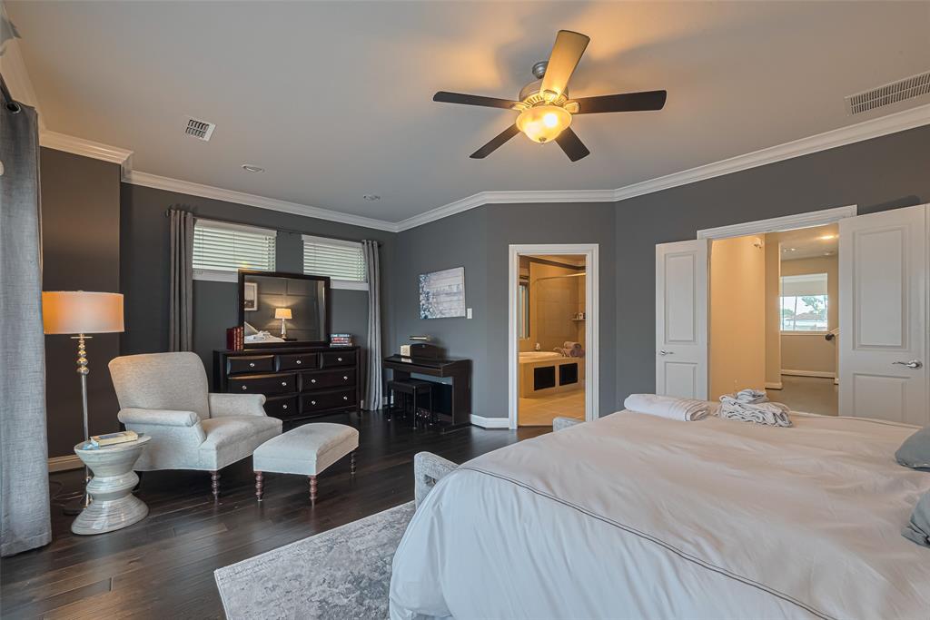8418 Oak Leaf Point Drive