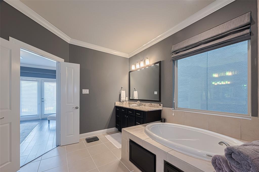 8418 Oak Leaf Point Drive